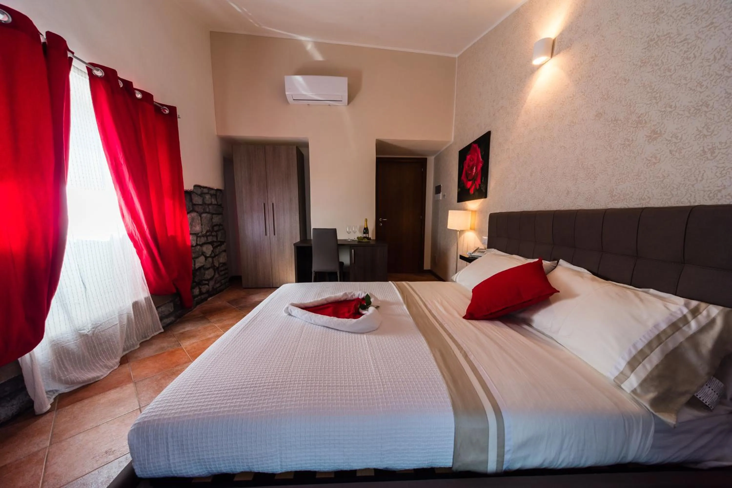 Bed in Le Undici Rose Hotel