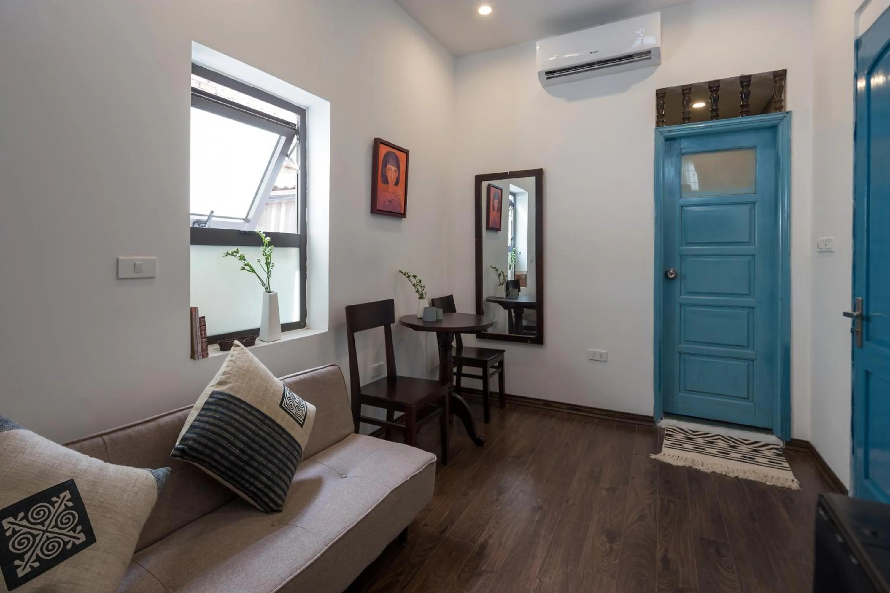 Centraltique Downtown - Bespoke Colonial House Near Hoan Kiem Lake