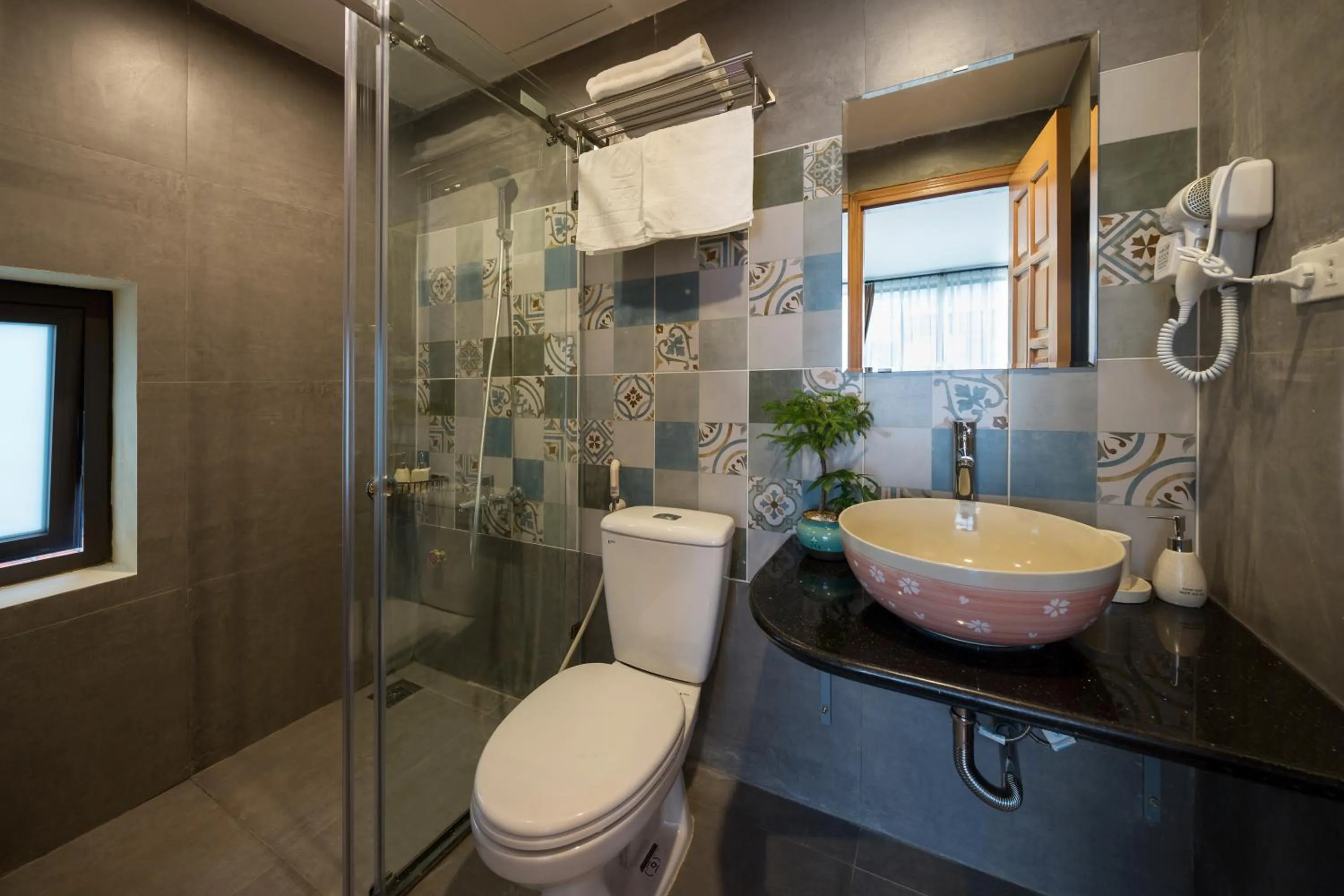 Shower in Centraltique Downtown - Bespoke Colonial House Near Hoan Kiem Lake
