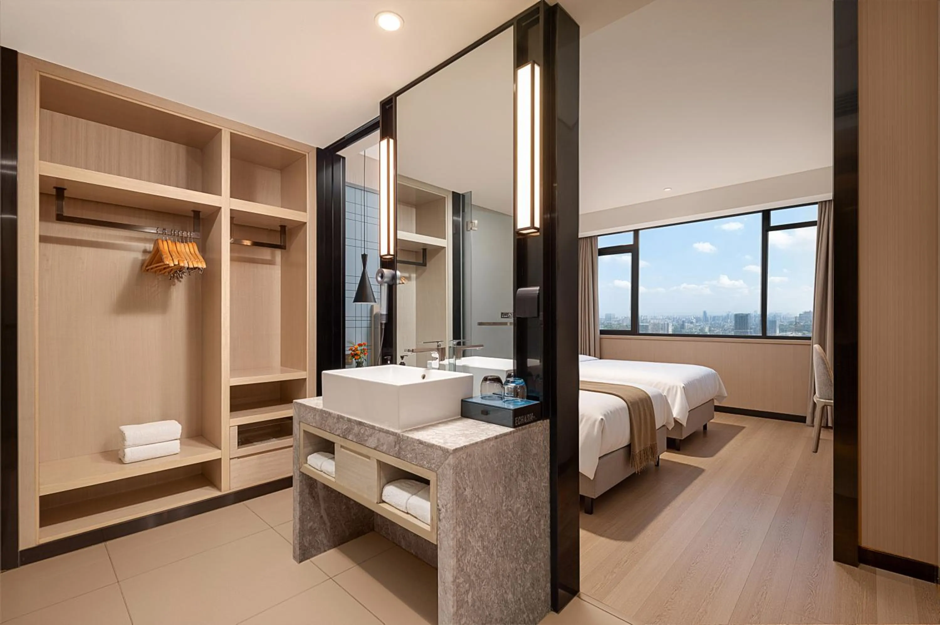 Photo of the whole room, Bed in Echarm Hotel Chengdu Chunxi Road IFS Center