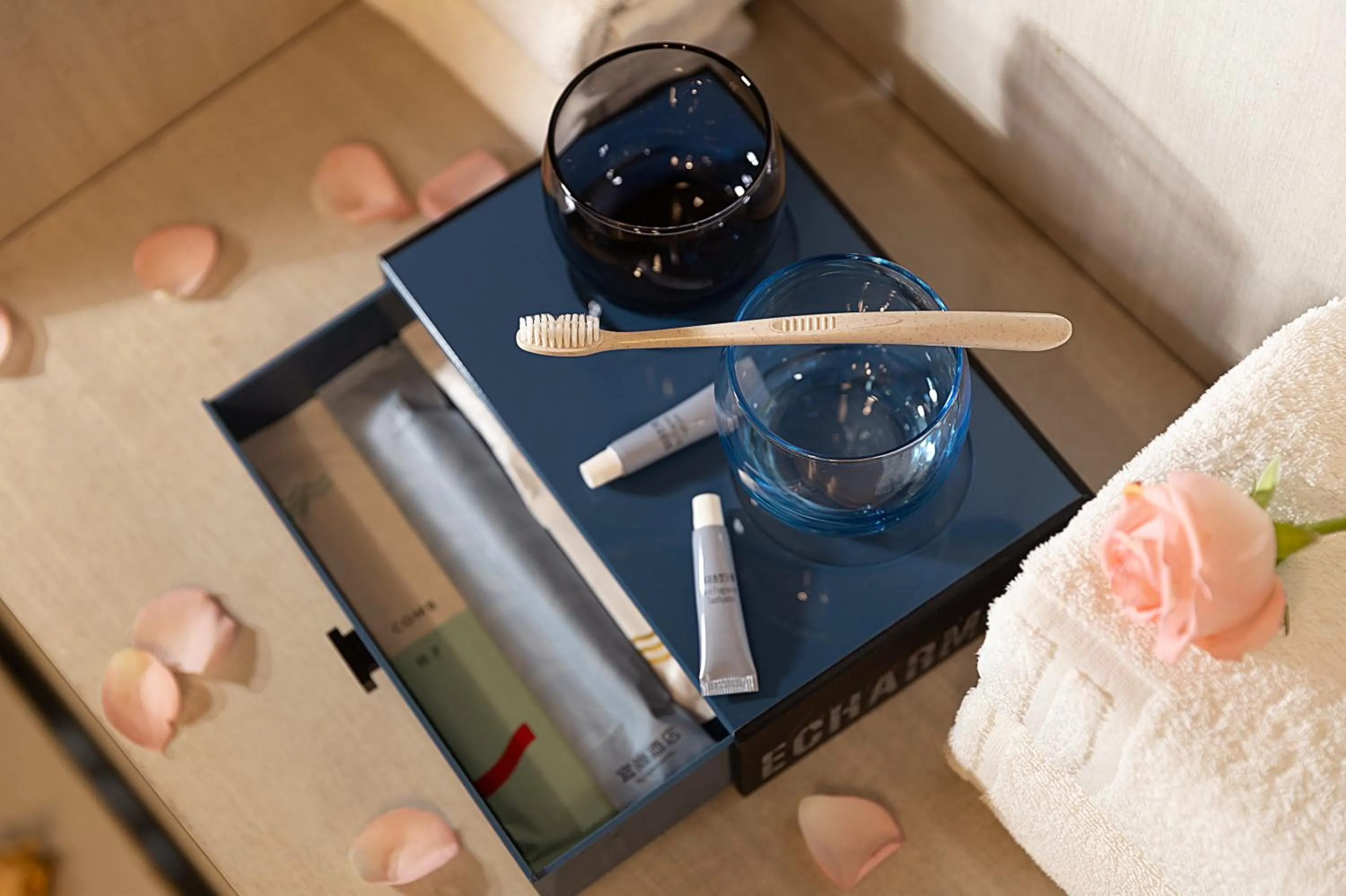 room service in Echarm Hotel Chengdu Chunxi Road IFS Center