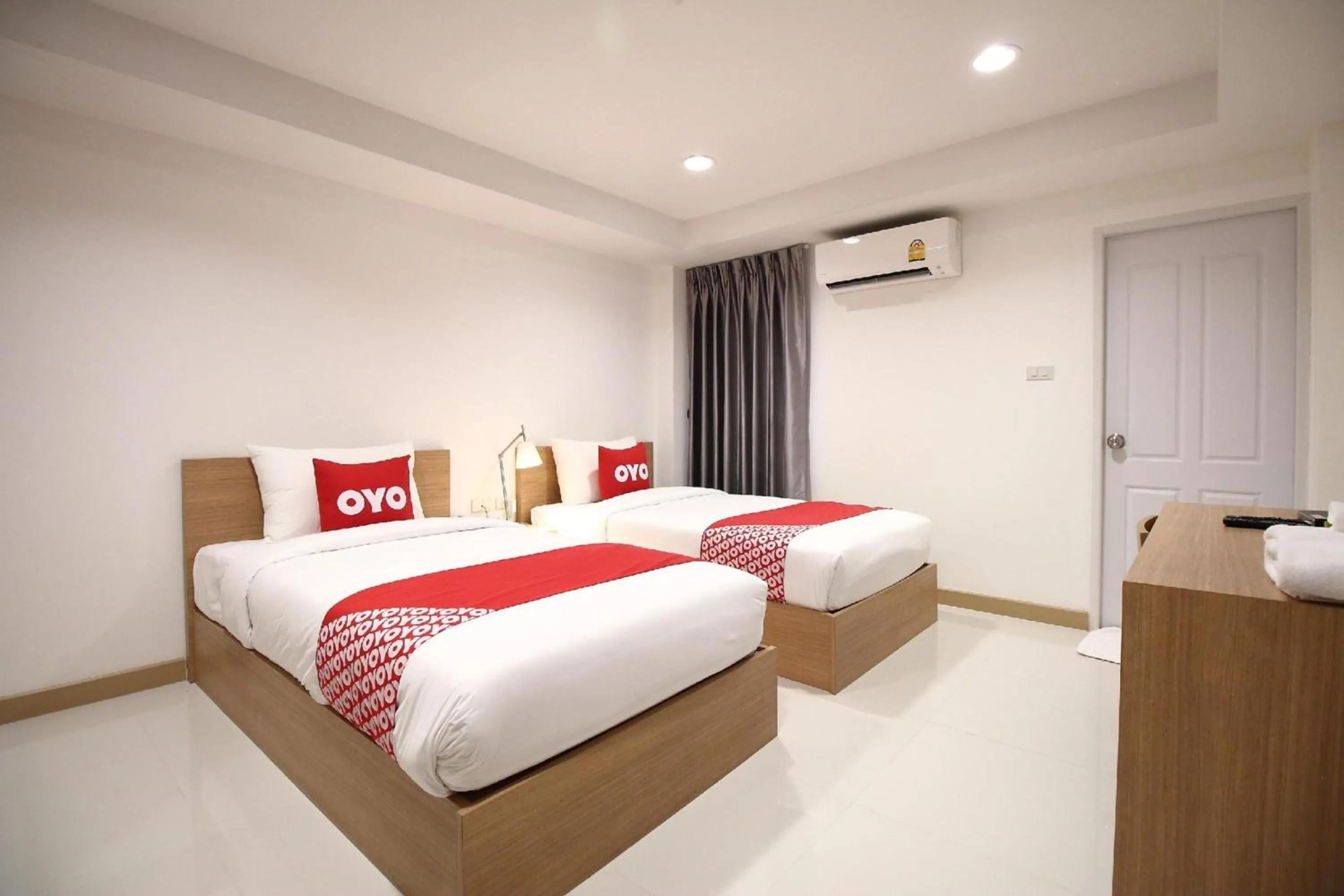 View (from property/room), Bed in Super OYO 483 Pannee Hotel Khaosan