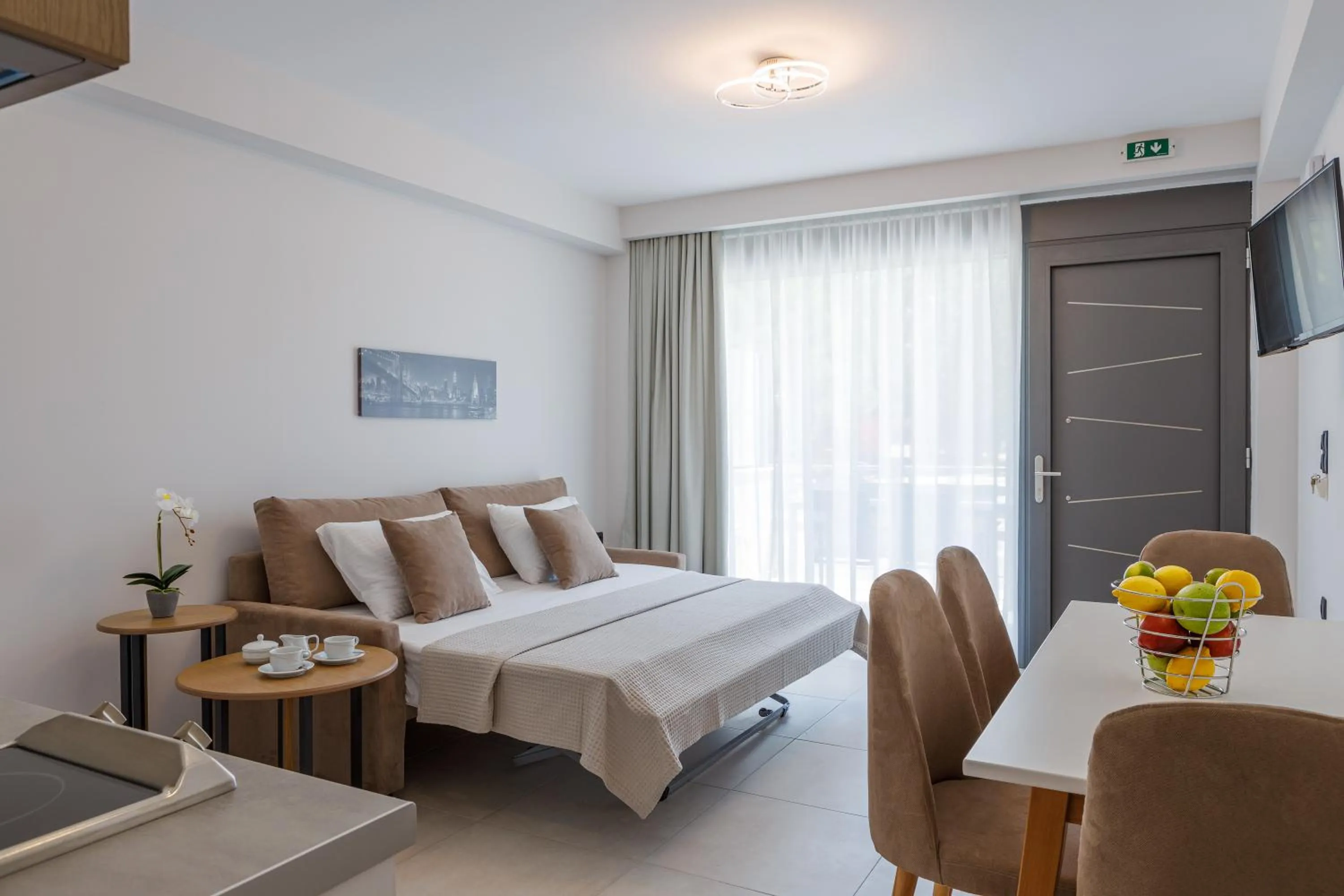 Living room, Bed in BISALTAE SEASIDE SUITES