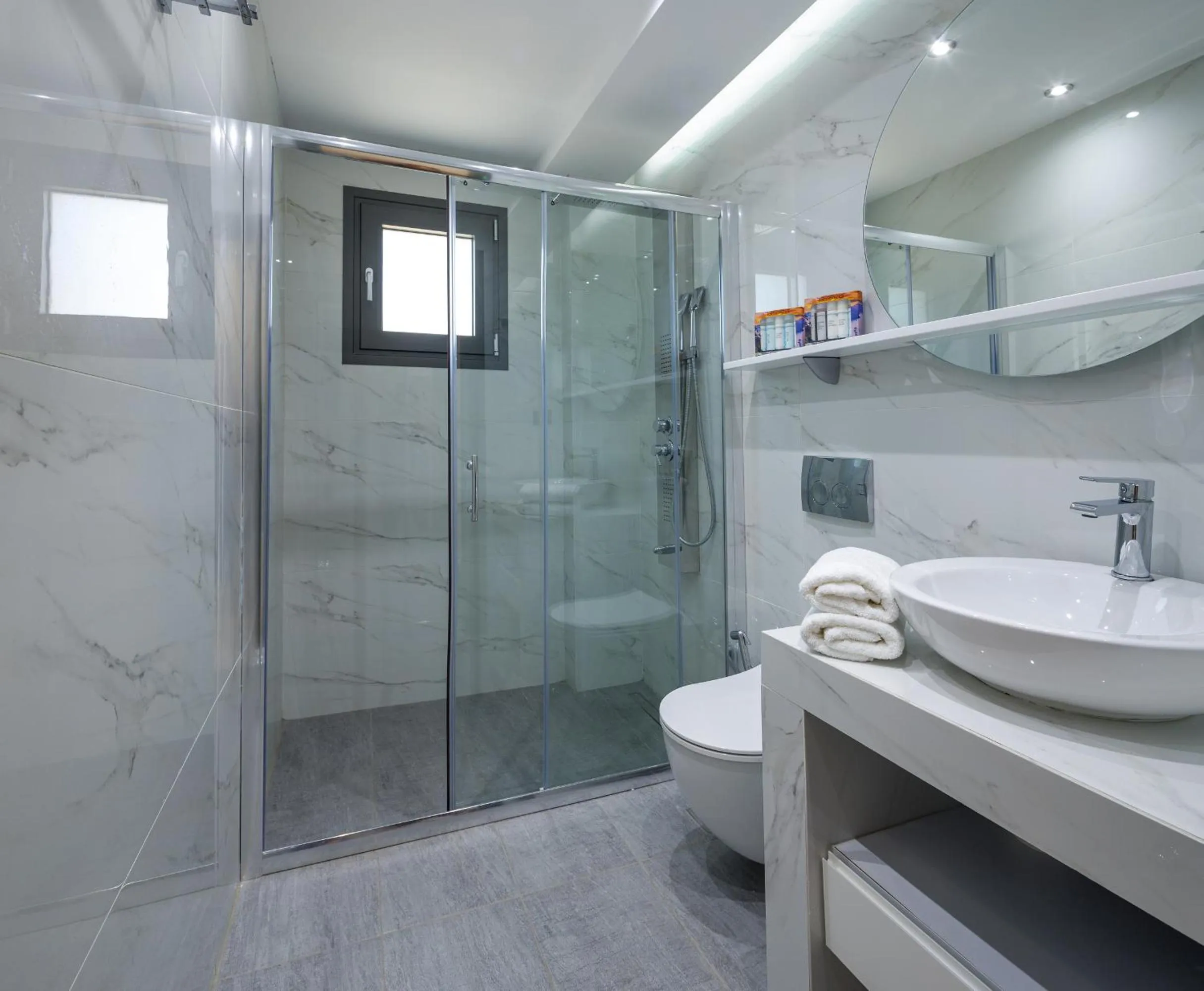 Bathroom in BISALTAE SEASIDE SUITES