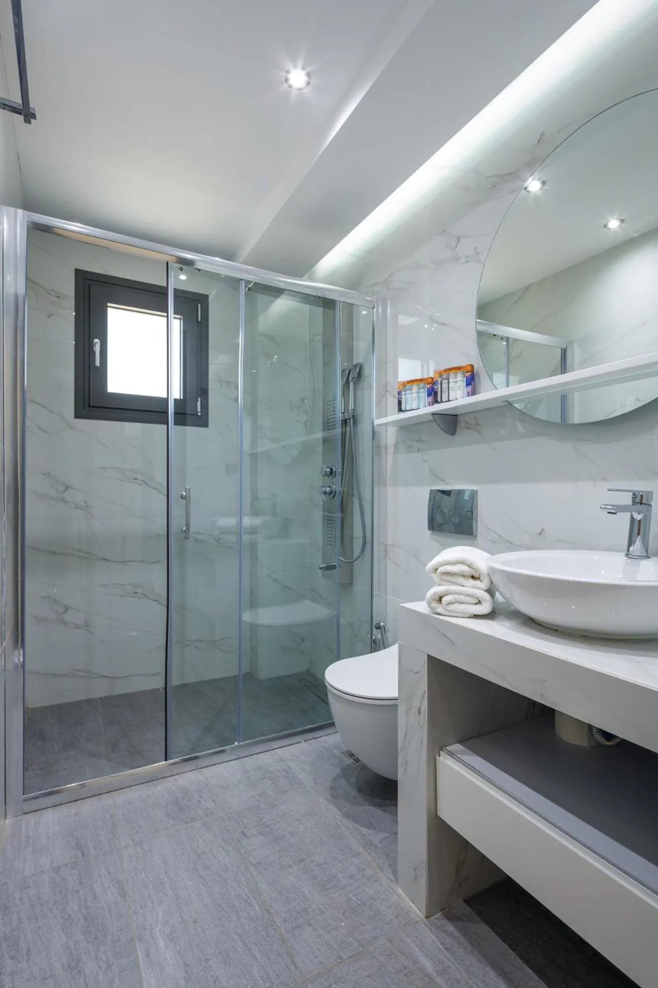 Bathroom in BISALTAE SEASIDE SUITES