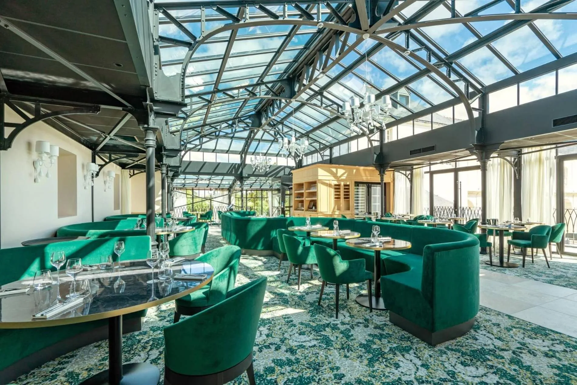 Restaurant/places to eat in Abbaye De Villeneuve