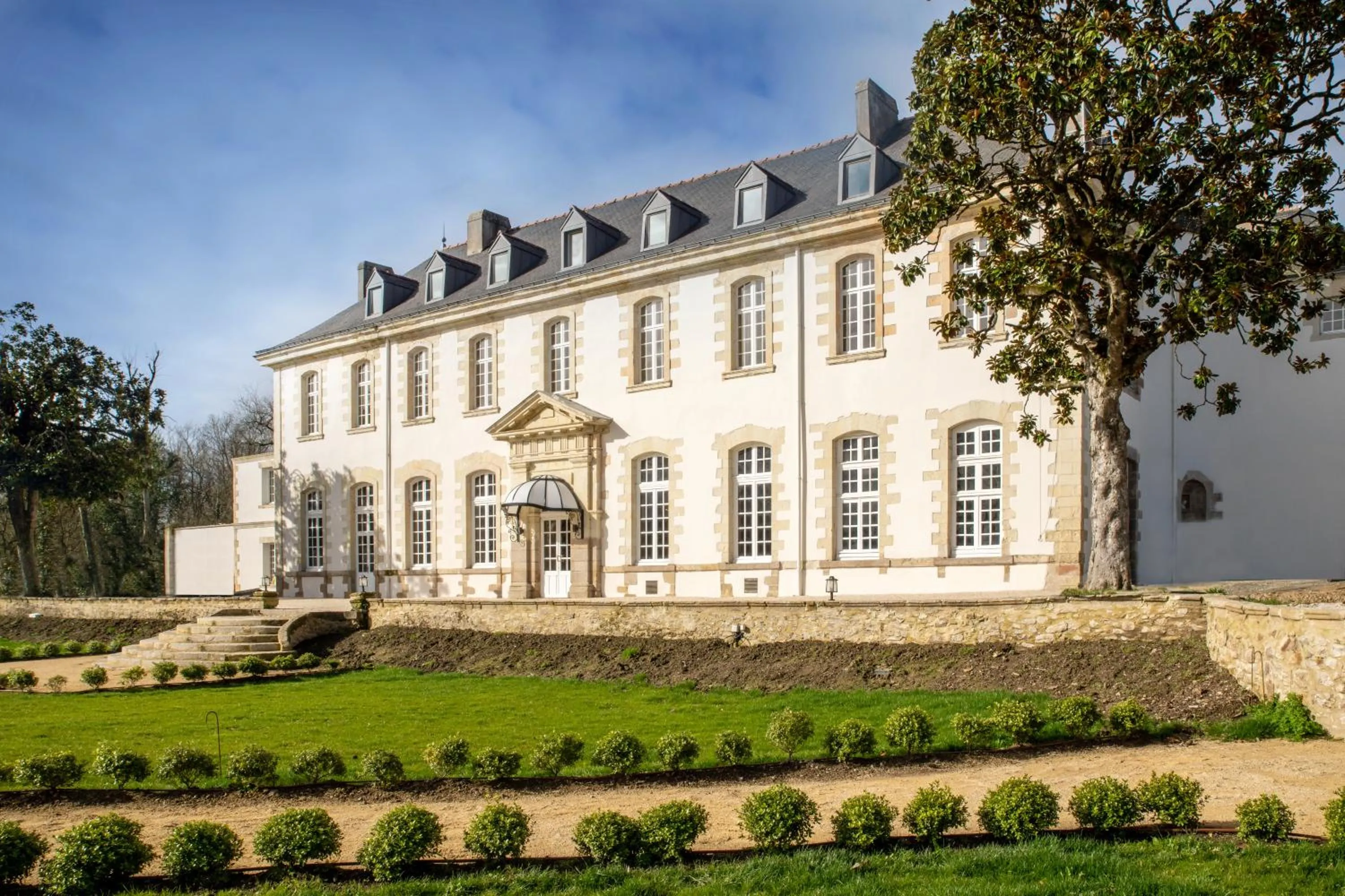 Property building in Abbaye De Villeneuve