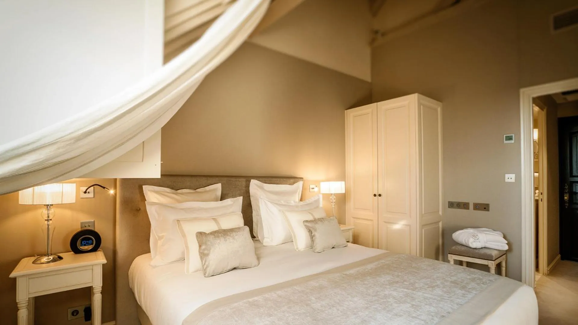 Bed in Abbaye De Villeneuve