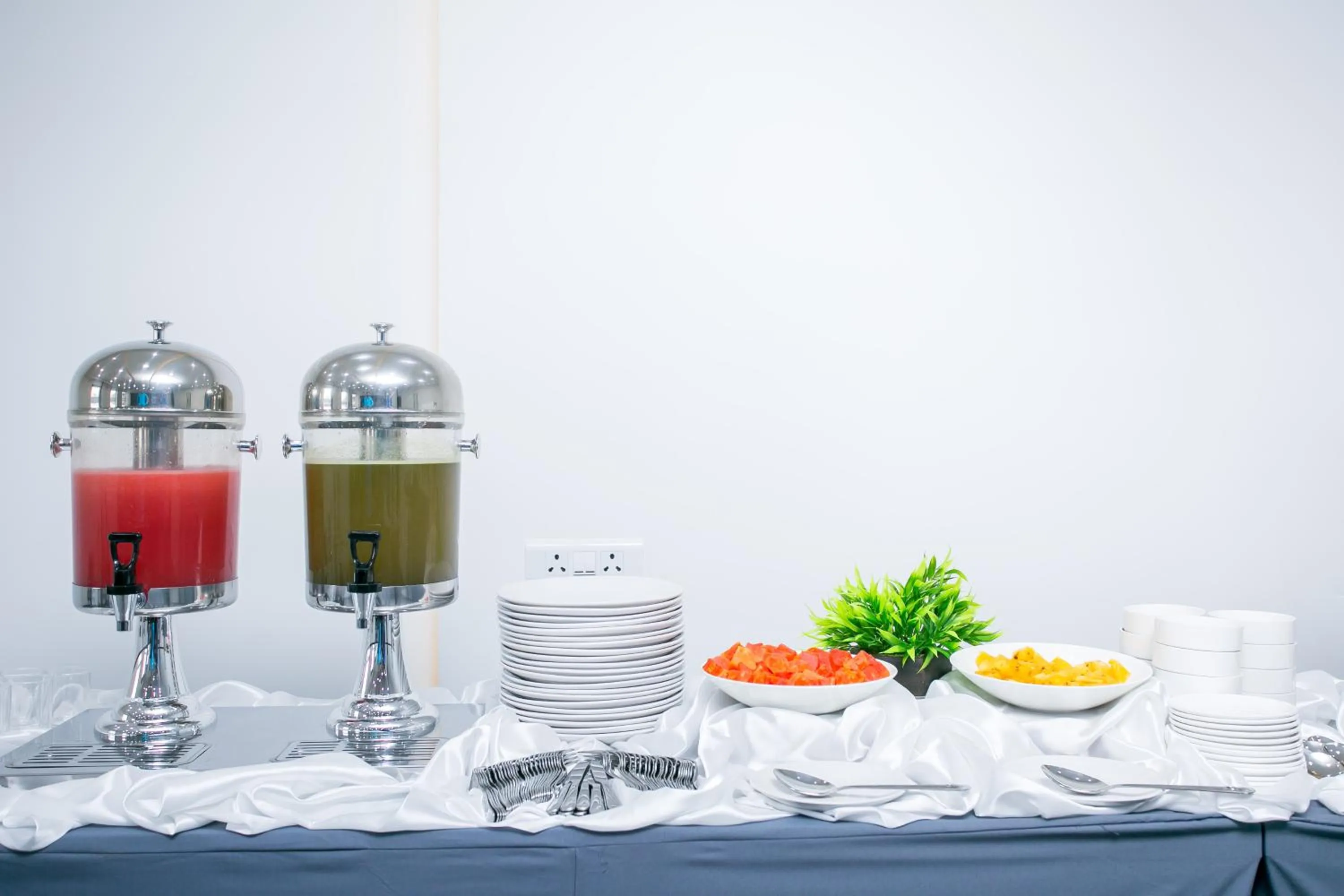 Toilet in Sapphire Club Metro