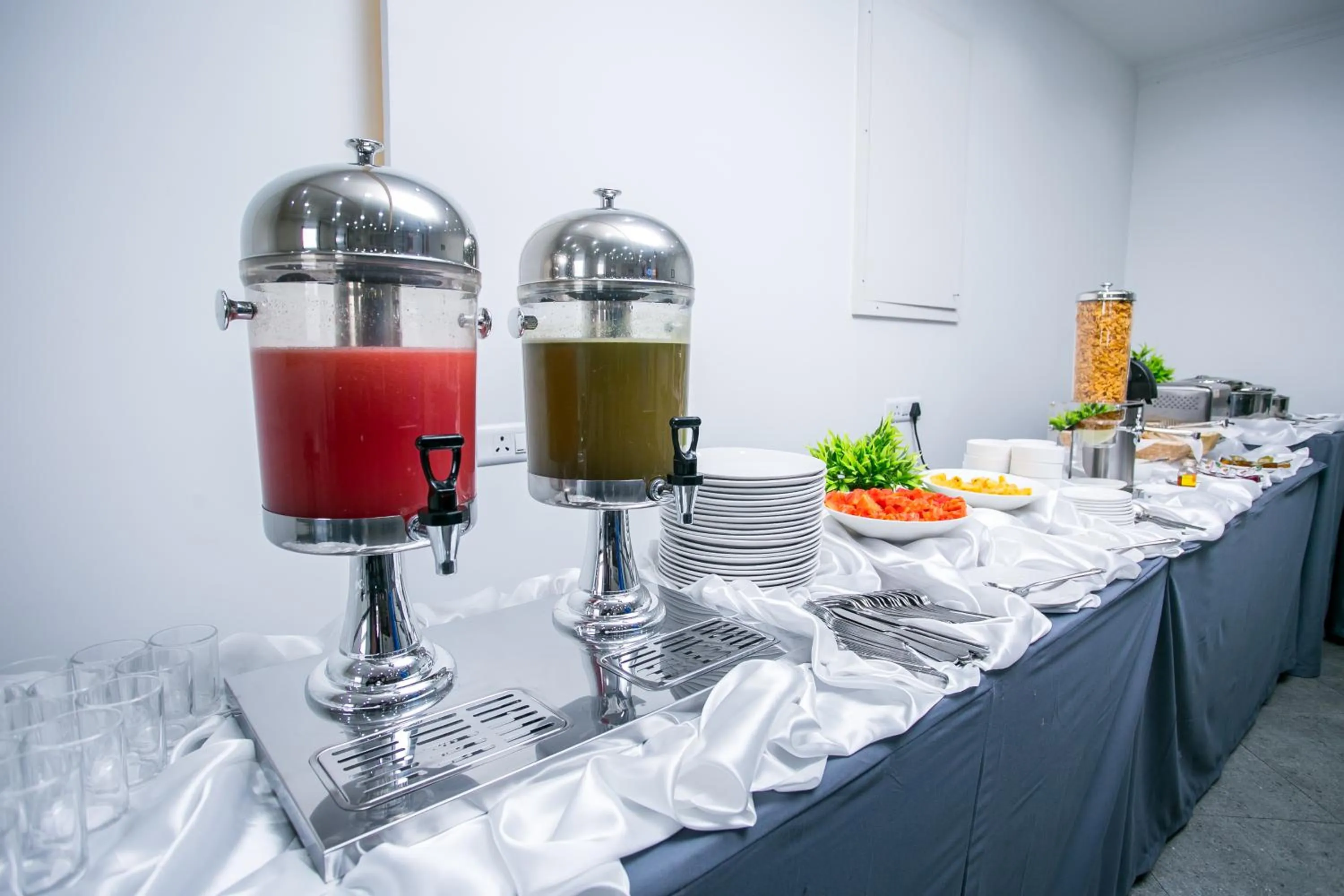 Food in Sapphire Club Metro