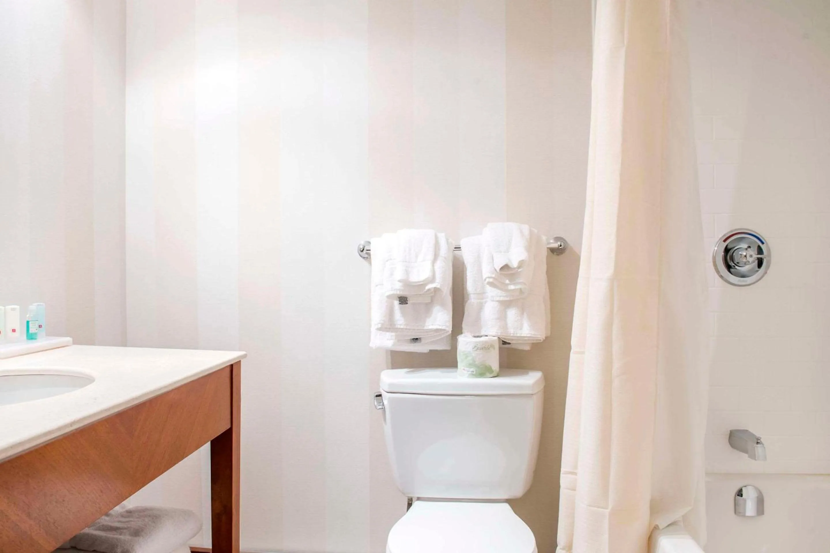 Bedroom in Clarion Hotel & Conference Centre Pembroke