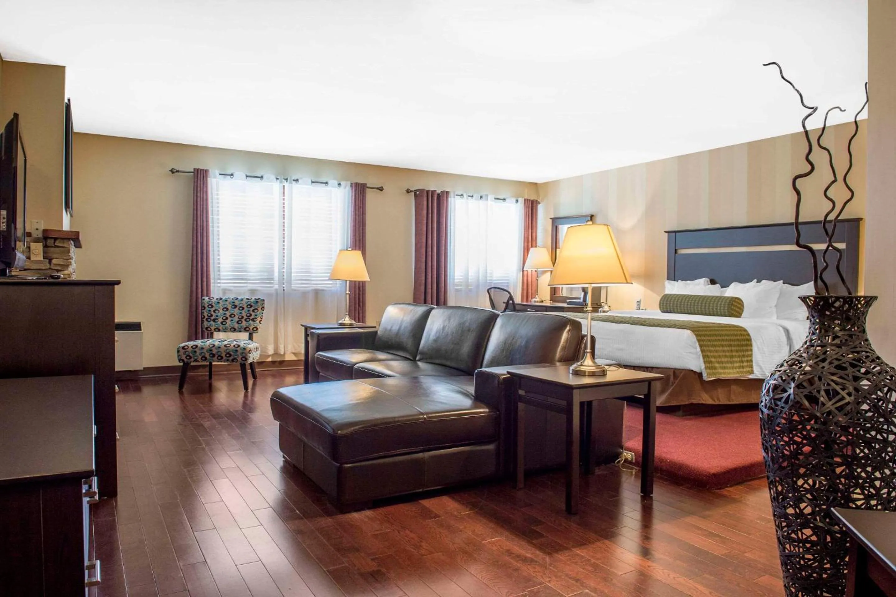 Bedroom in Clarion Hotel & Conference Centre Pembroke