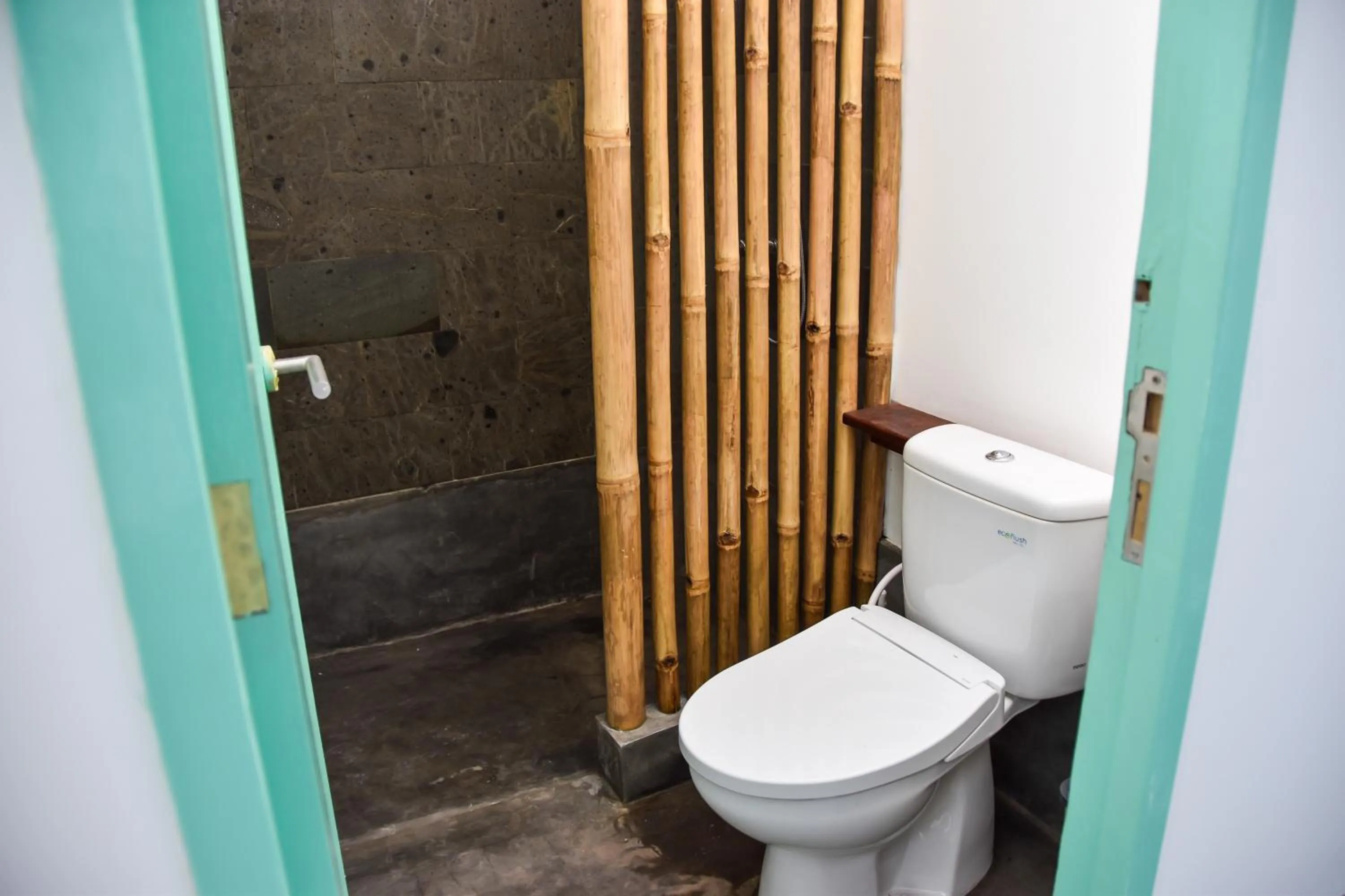 Shower in Mad Monkey Gili Trawangan