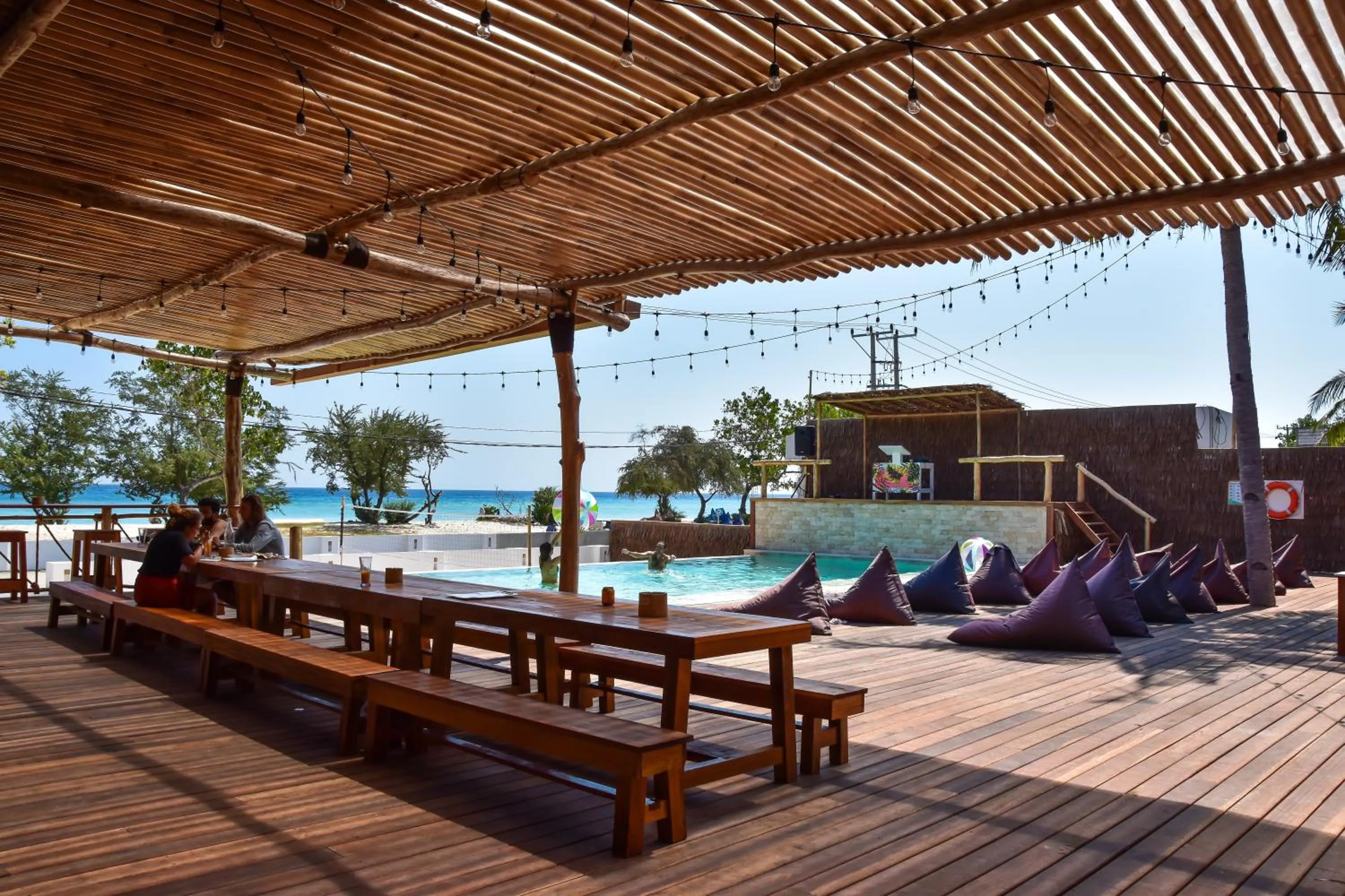 Restaurant/places to eat in Mad Monkey Gili Trawangan