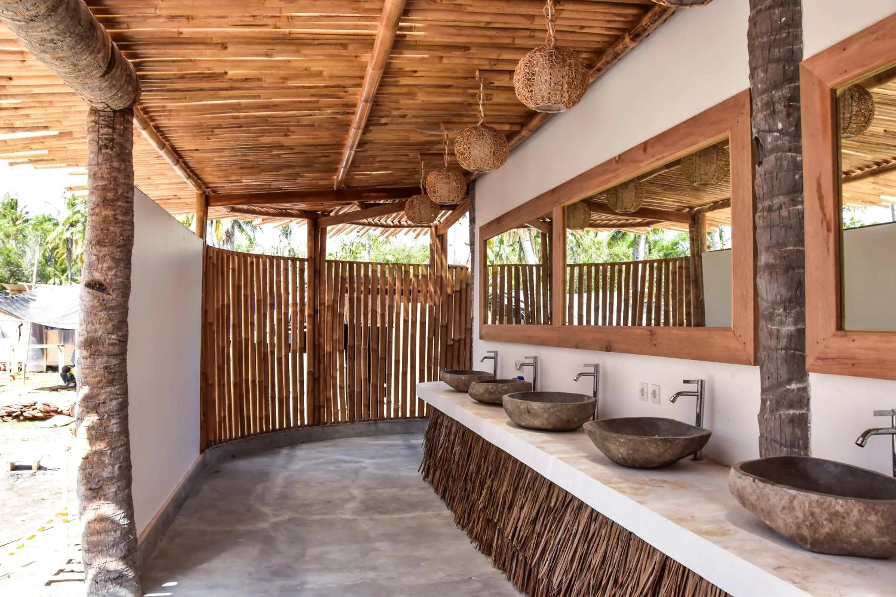 Bathroom in Mad Monkey Gili Trawangan