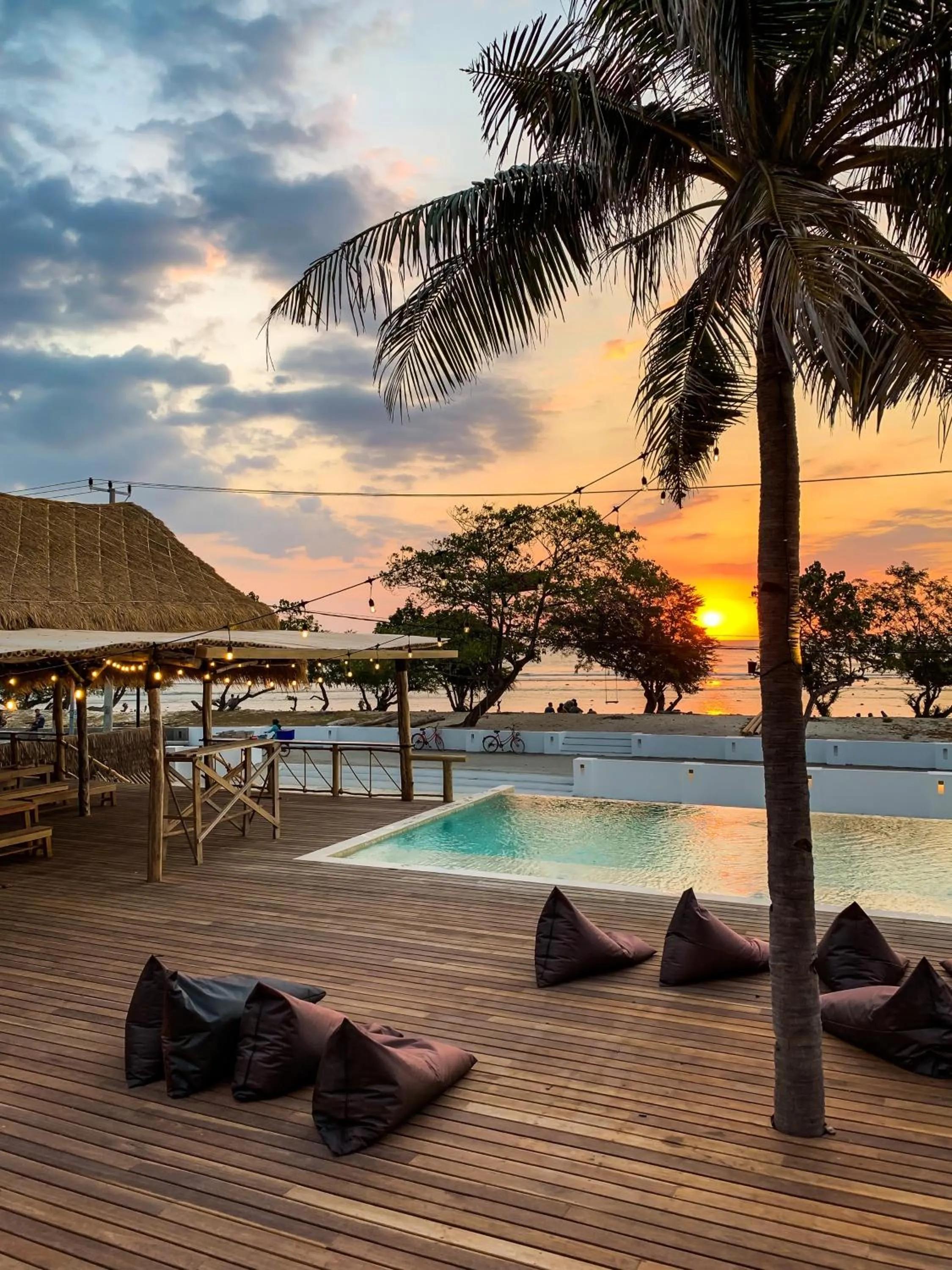 Swimming pool in Mad Monkey Gili Trawangan