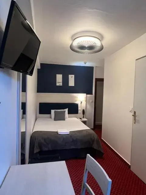 Superior Single Room in Brit Hotel Bleu Nuit Superior Single Room in Brit Hotel Bleu Nuit