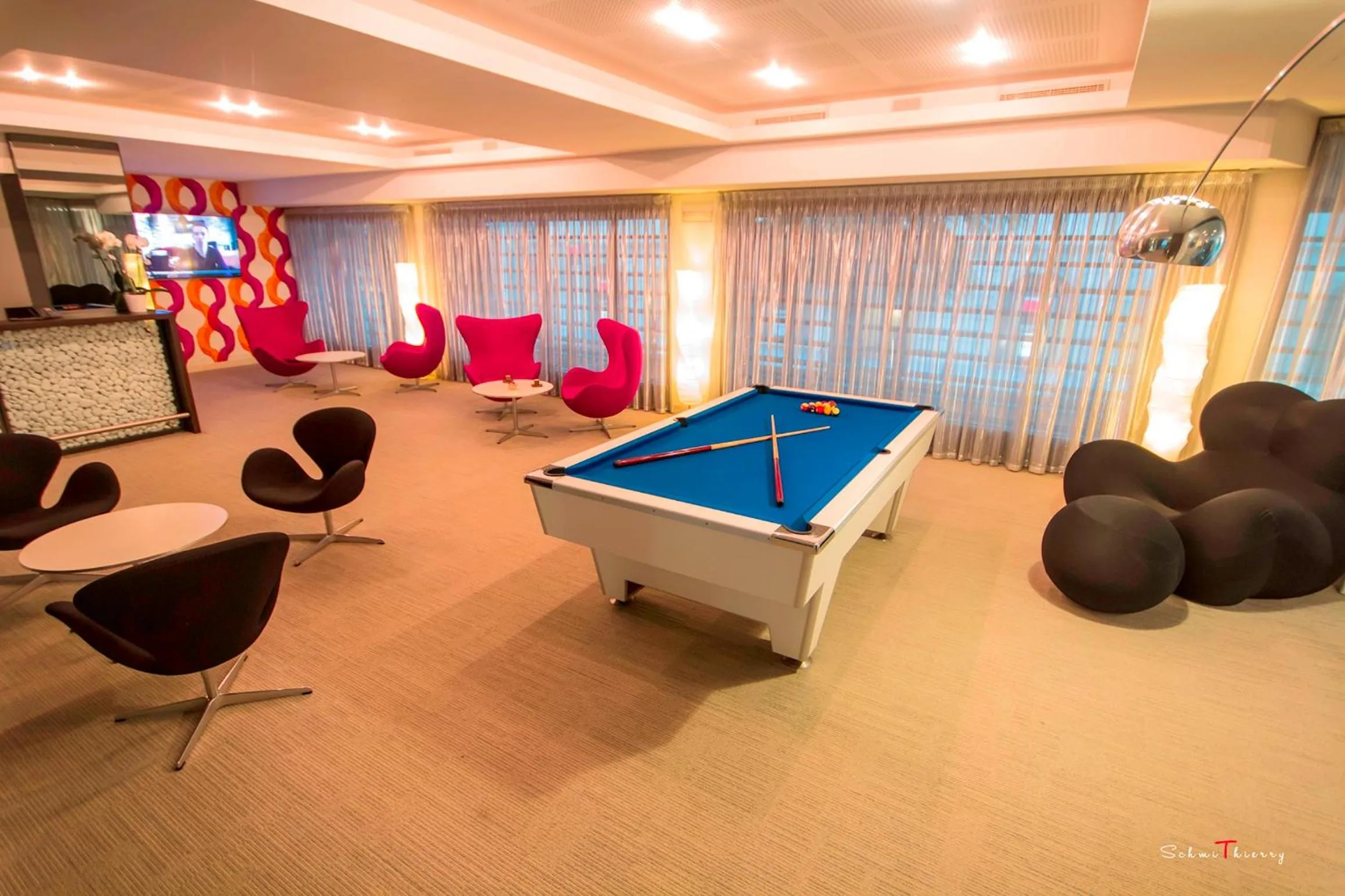 Billiard in Le Rex Hôtel