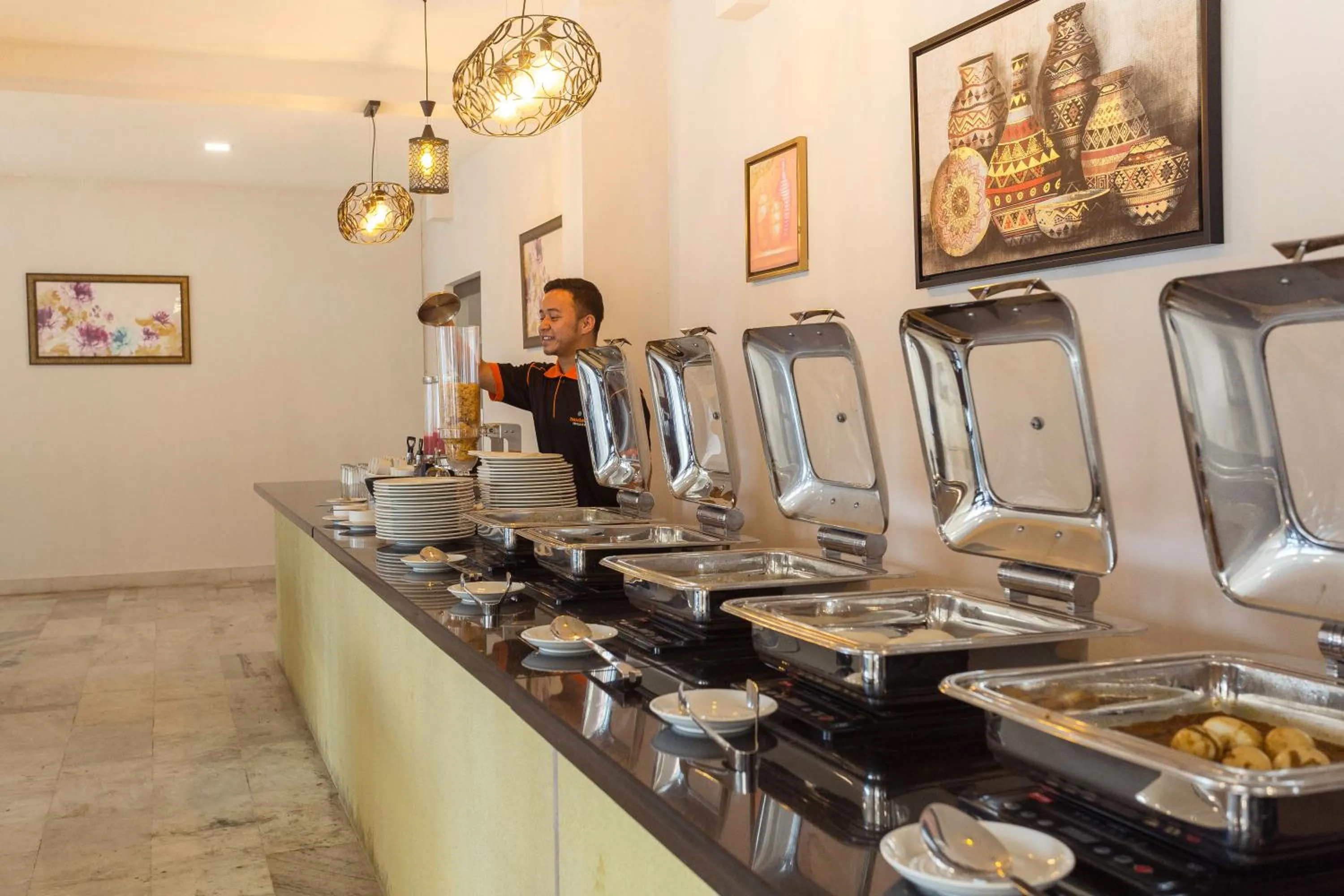 Restaurant/places to eat in Nextel Inn, Calicut