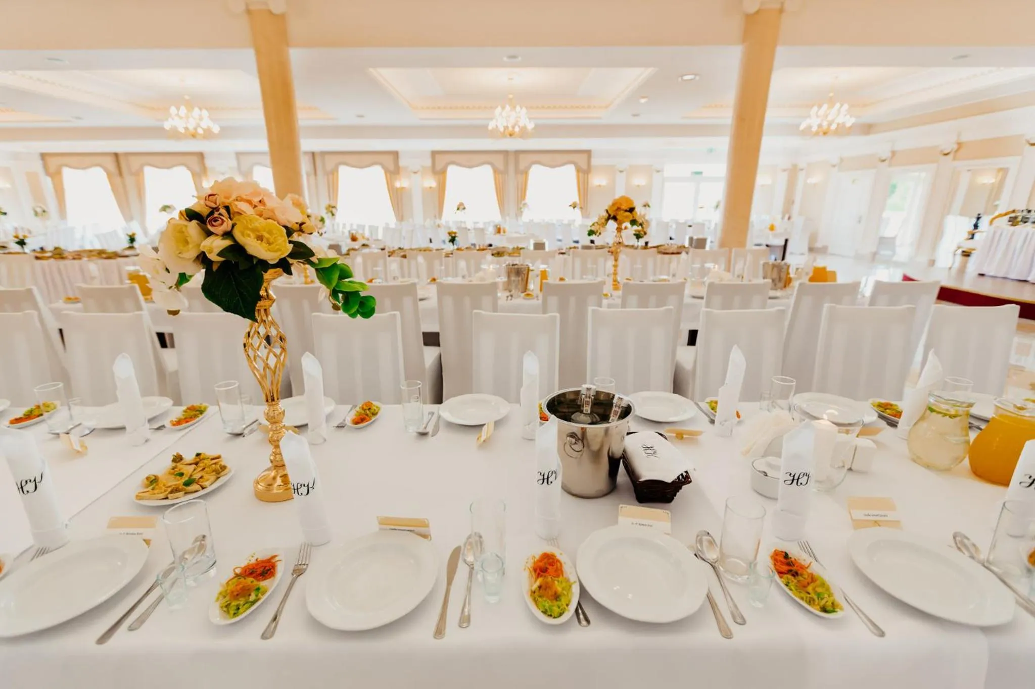 Restaurant/places to eat in Hotel Korczowa