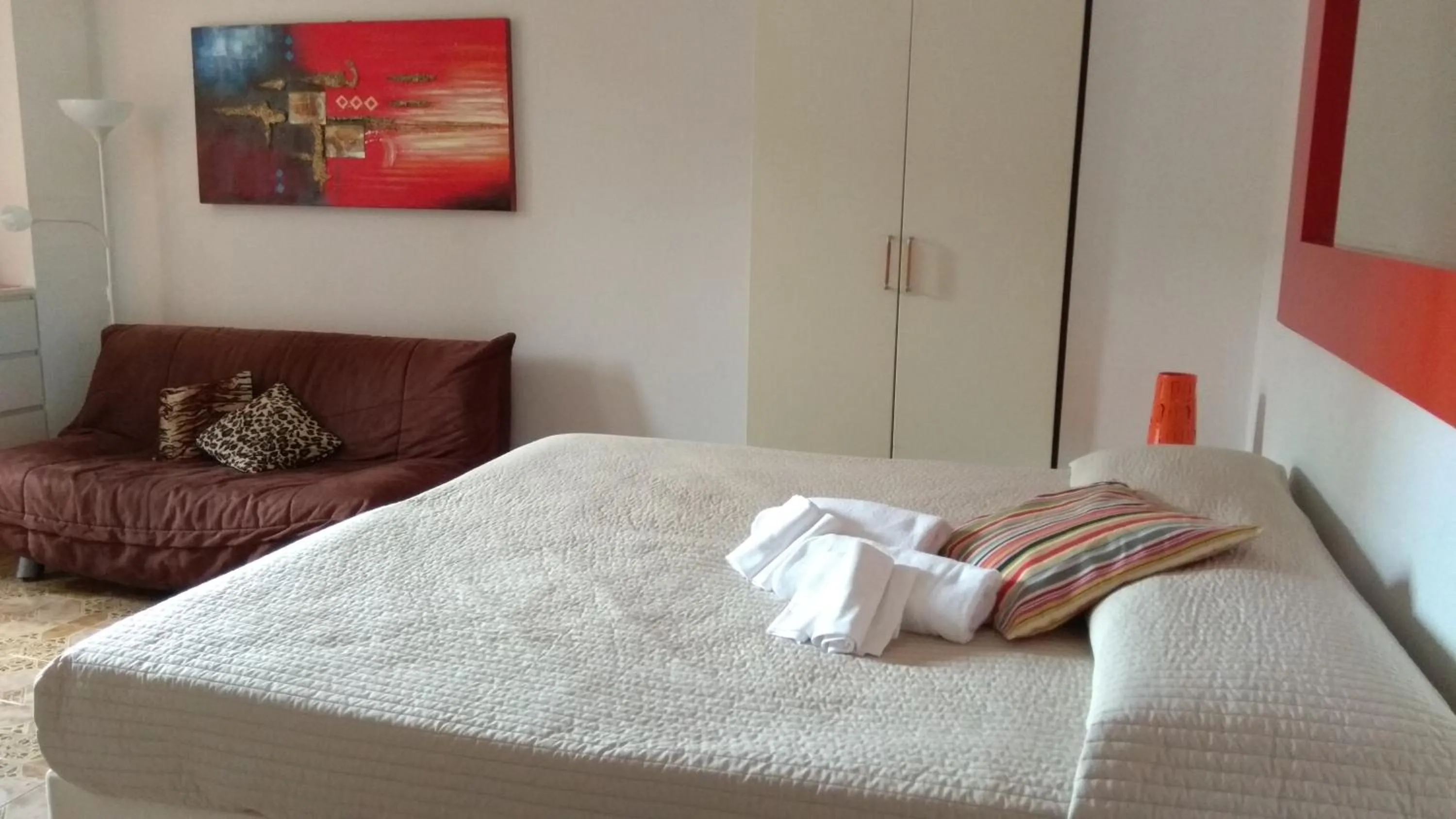 Sunrise, Bed in MONOLOCALI DA VINCI