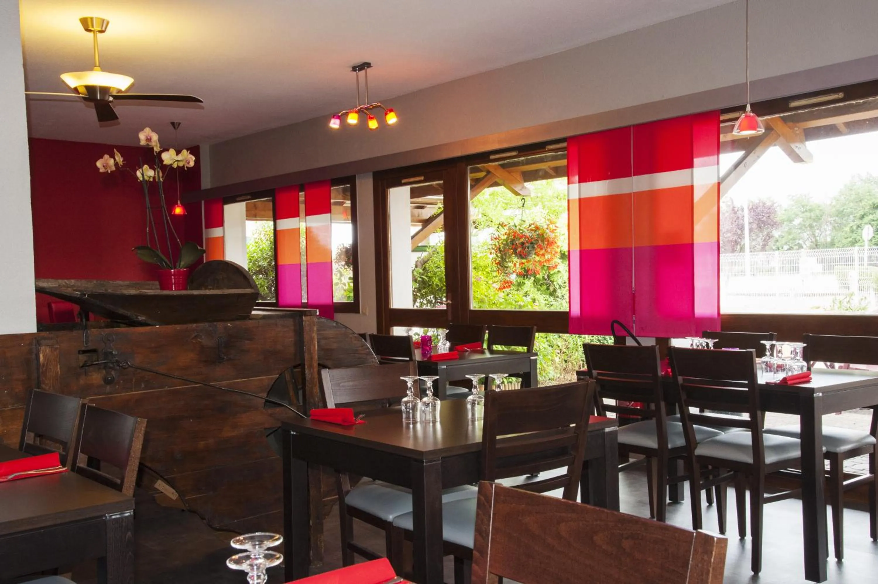 Restaurant/places to eat in The Originals City, Hôtel Mâcon Sud