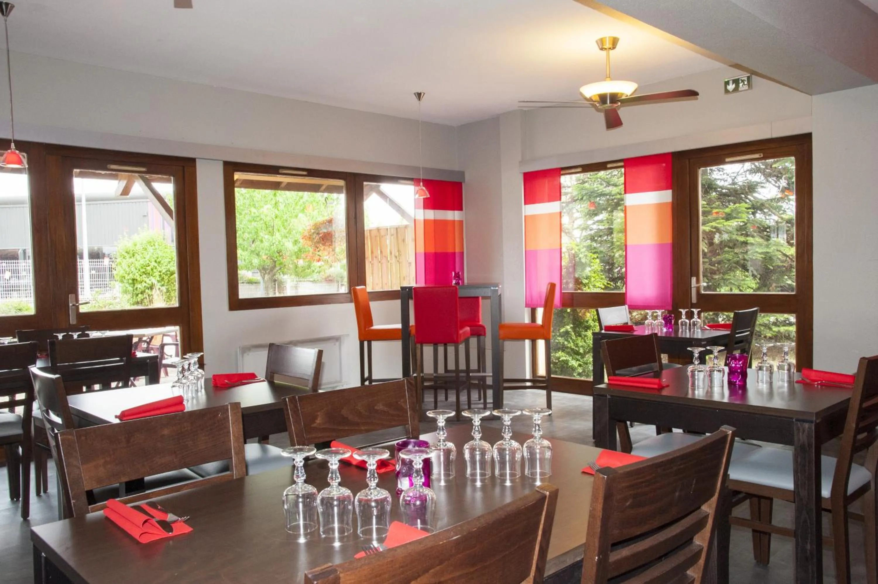 Restaurant/places to eat in The Originals City, Hôtel Mâcon Sud