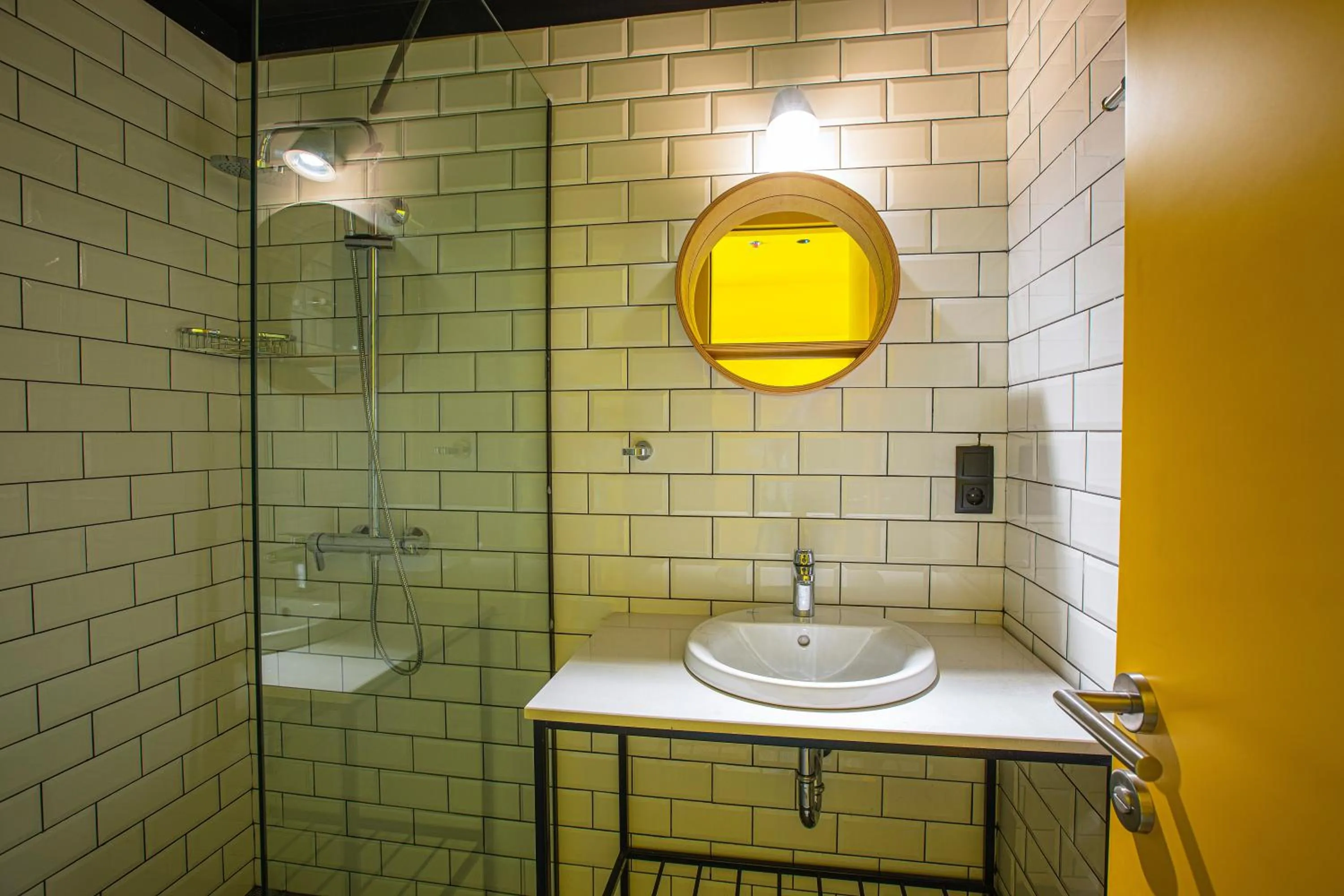 Shower in Park Hotel Tsinandali Estate