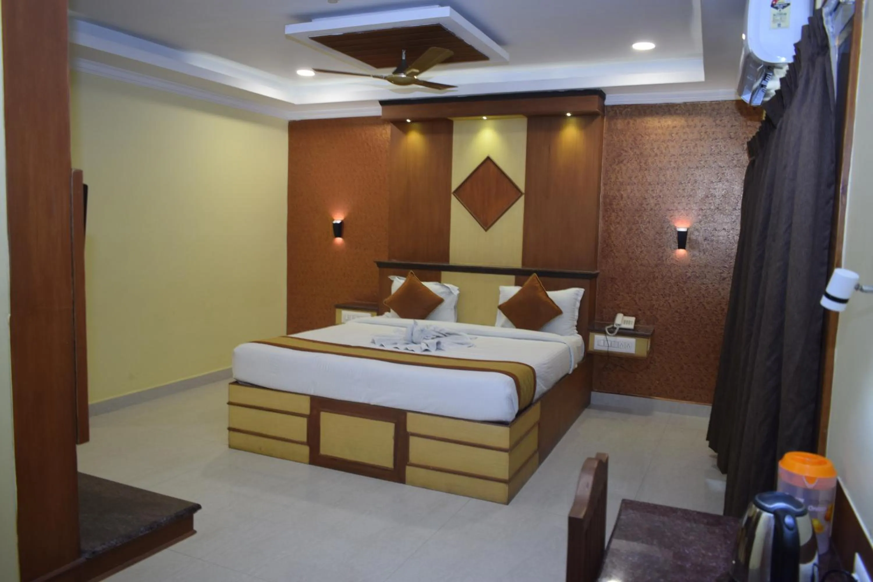 Photo of the whole room, Bed in I Residency