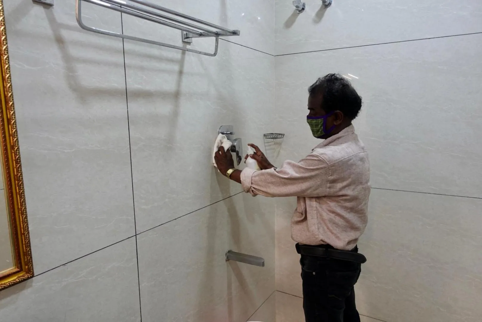 Bathroom in I Residency