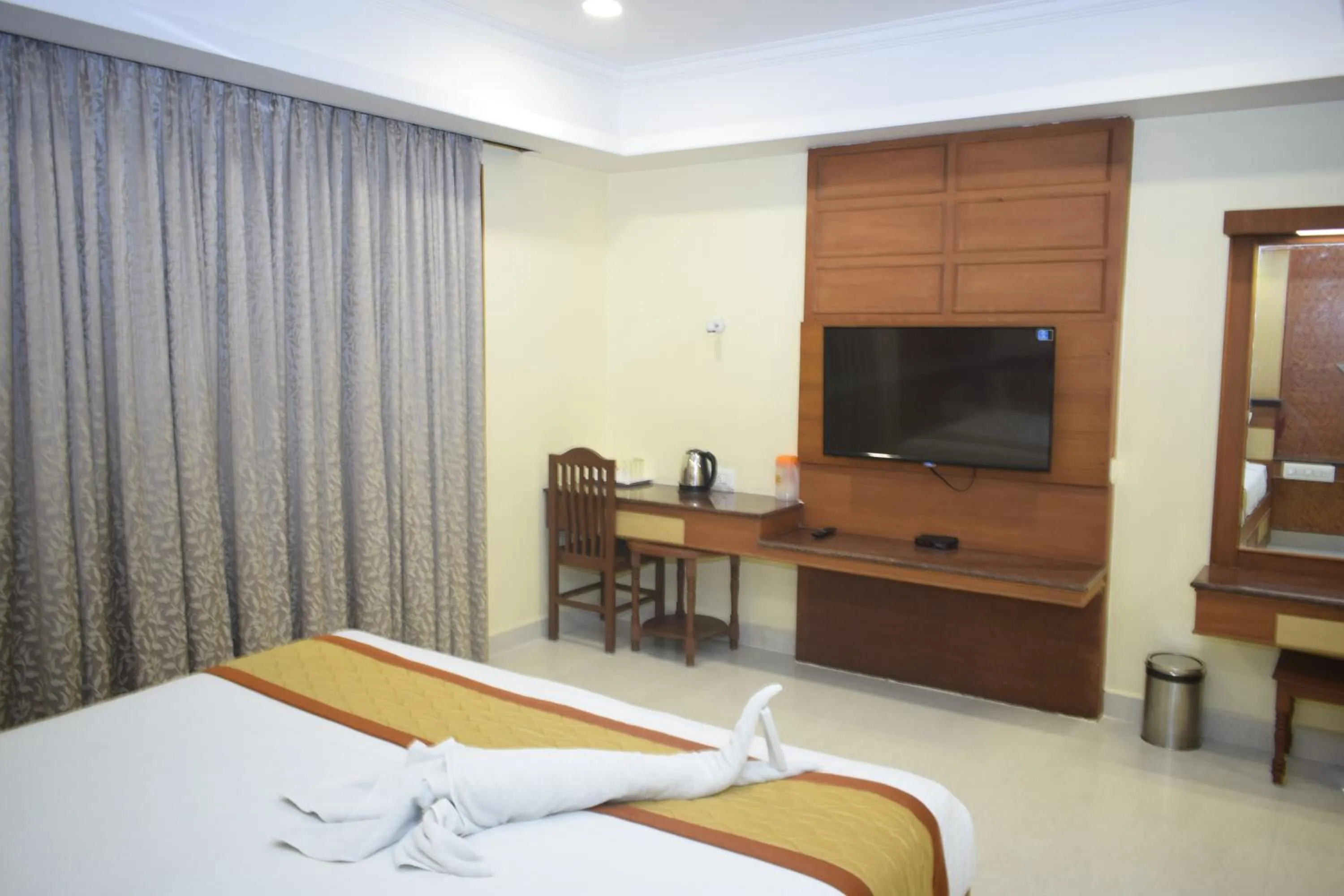 Photo of the whole room, Bed in I Residency