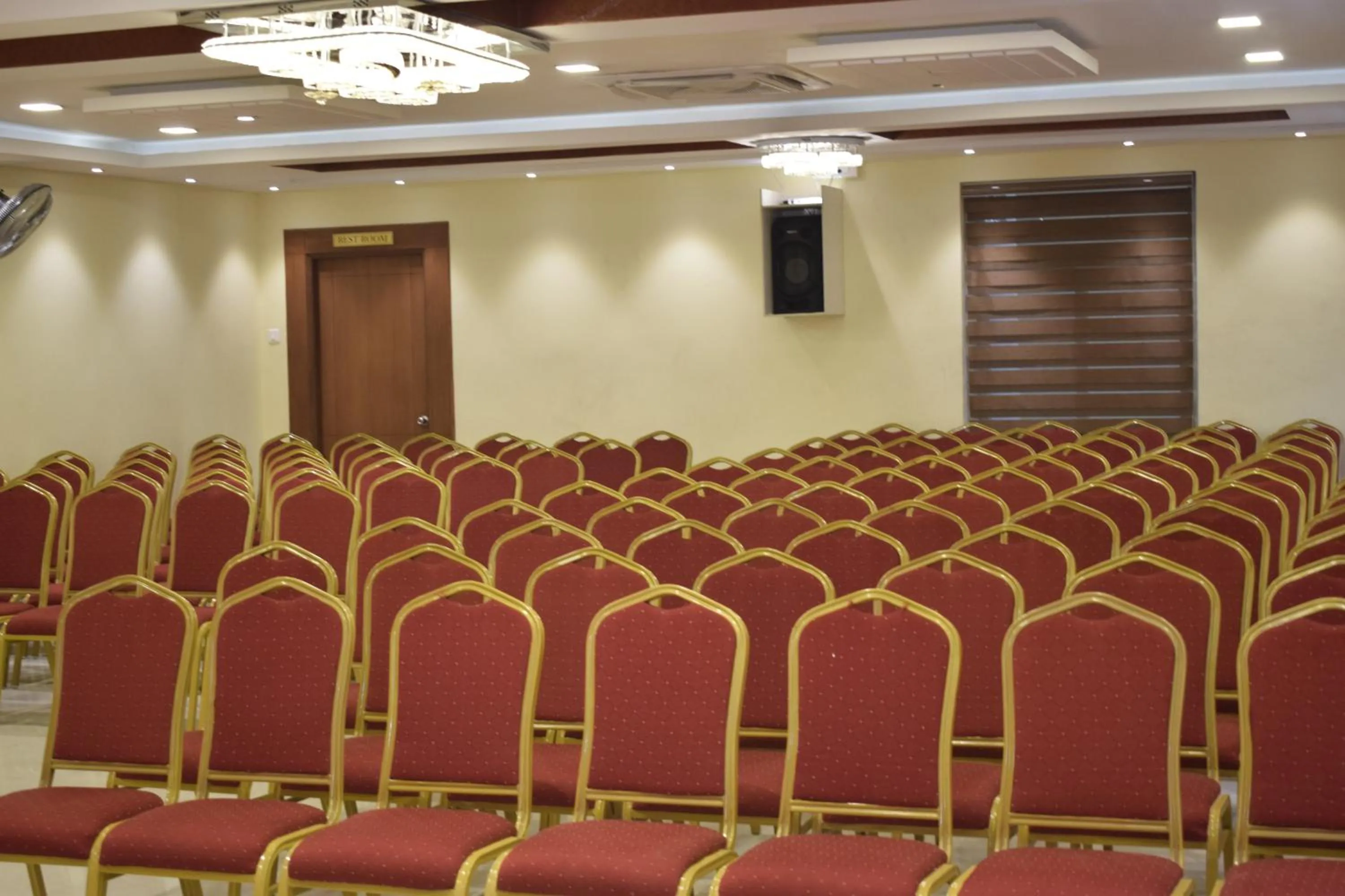 Meeting/conference room in I Residency