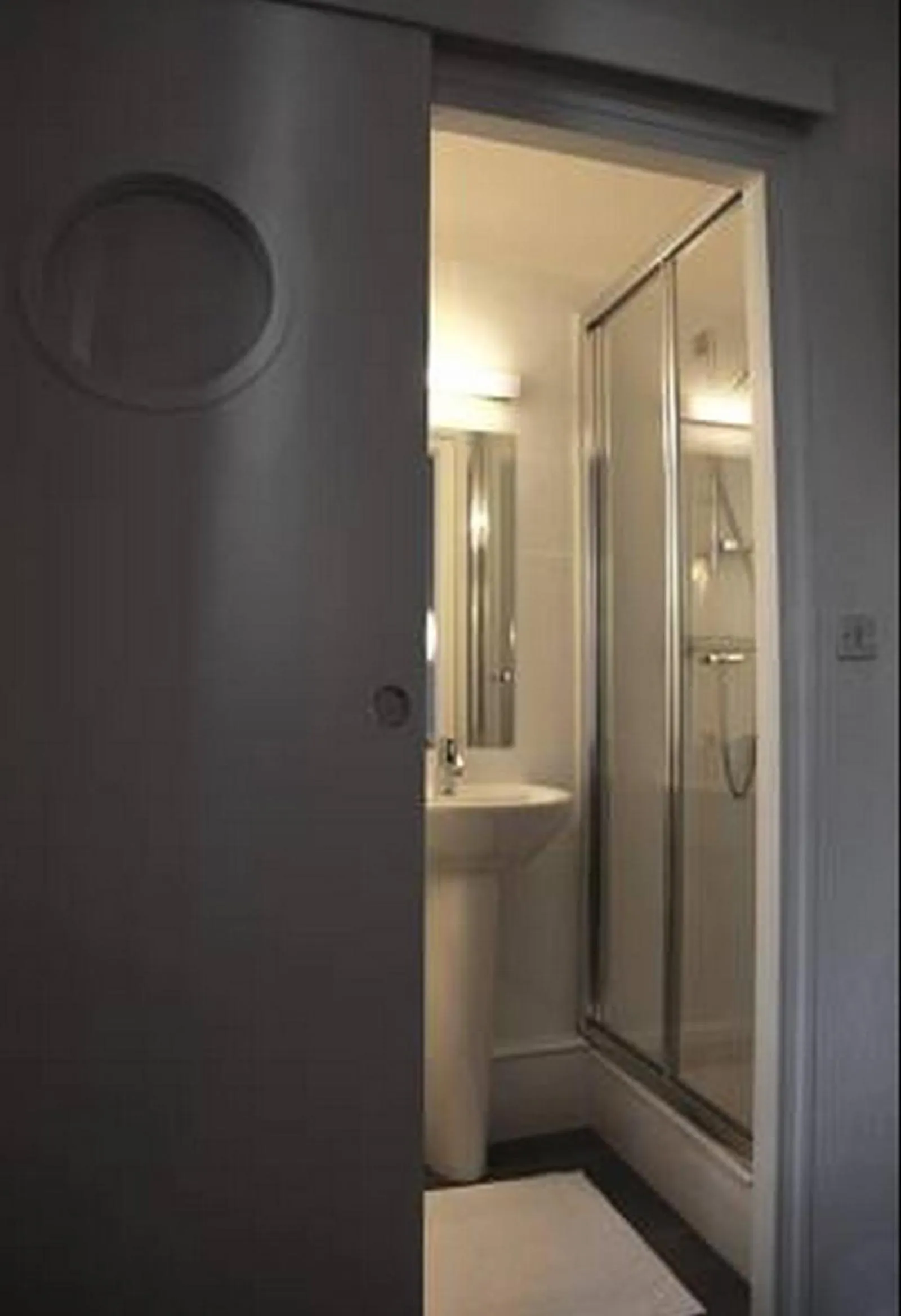 Shower in The Originals City, Hôtel Ker Izel, Saint-Brieuc