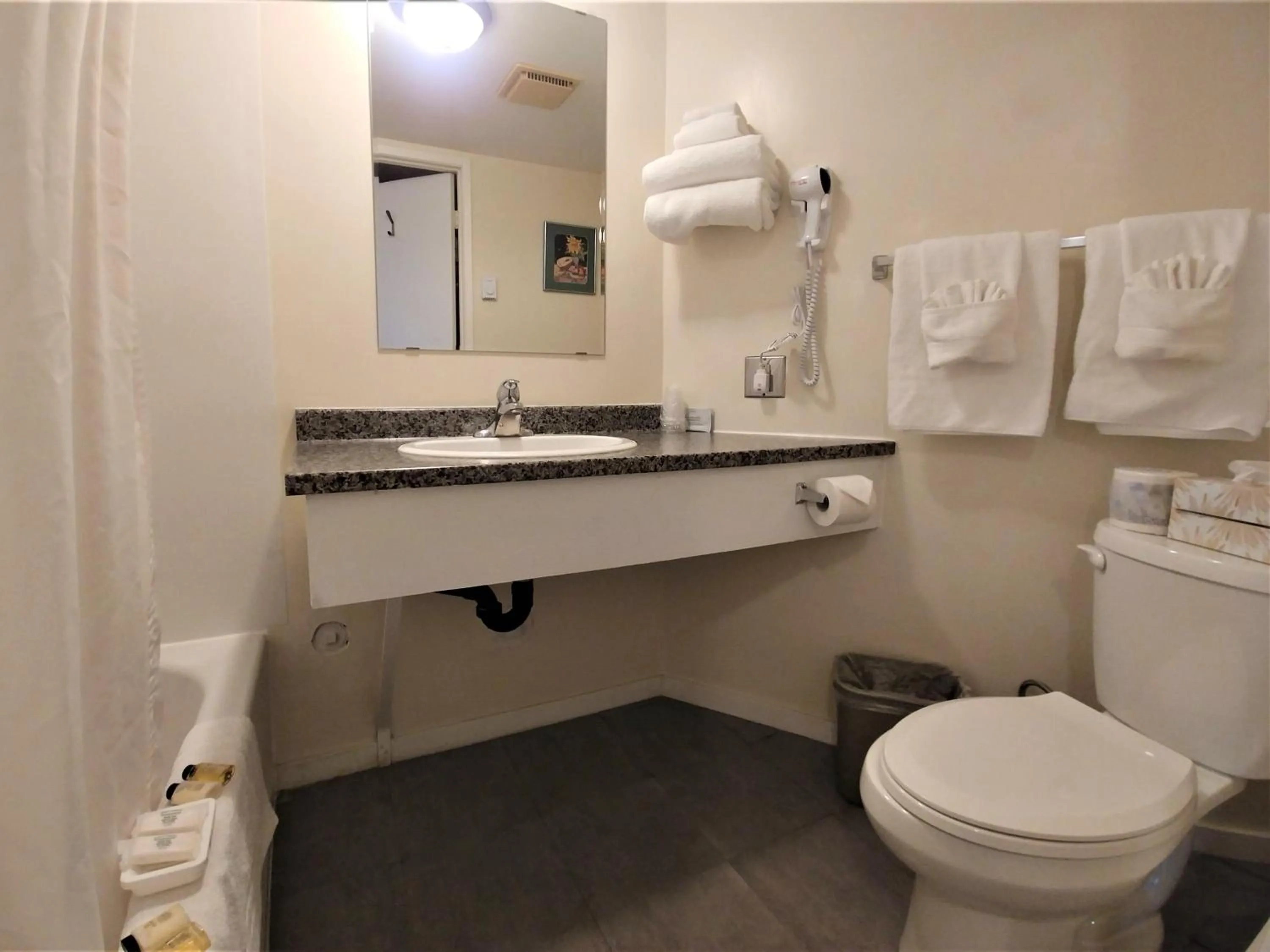 Wessex Inn By The Sea