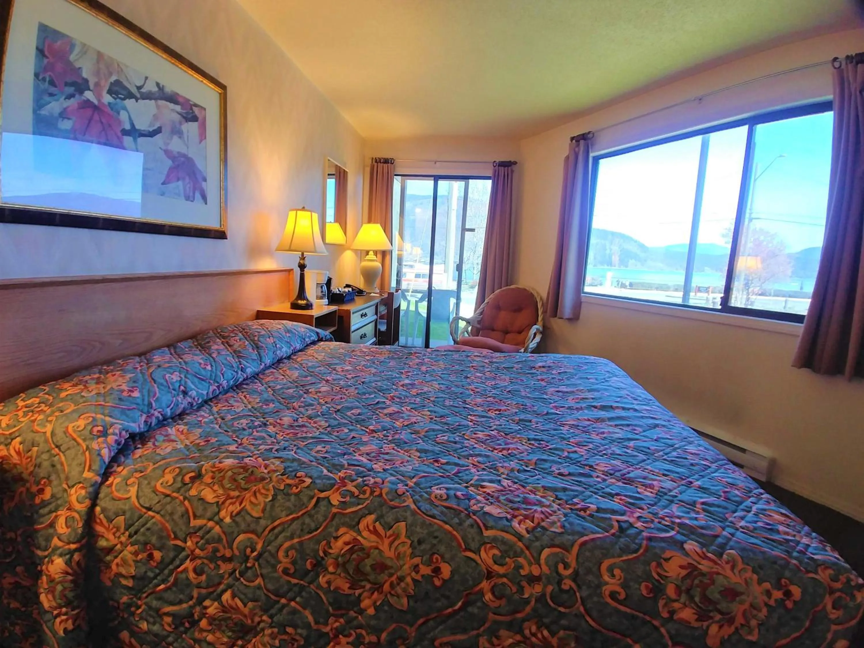 Bed in Wessex Inn By The Sea