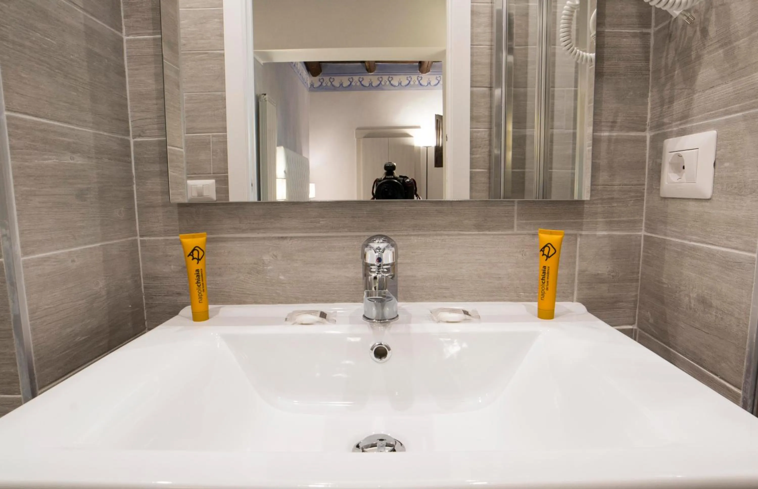 Shower in Morelli suite