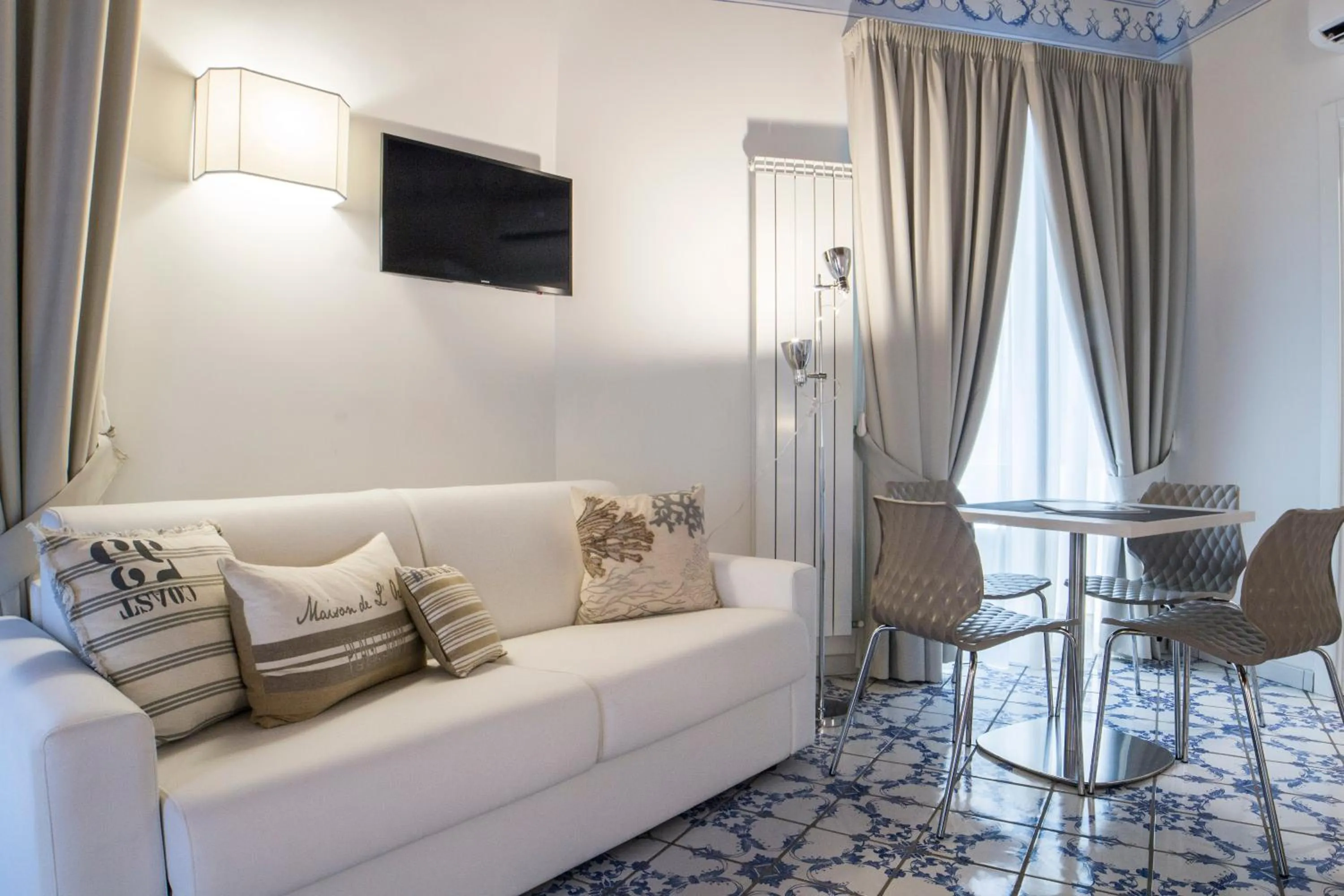 TV and multimedia in Morelli suite