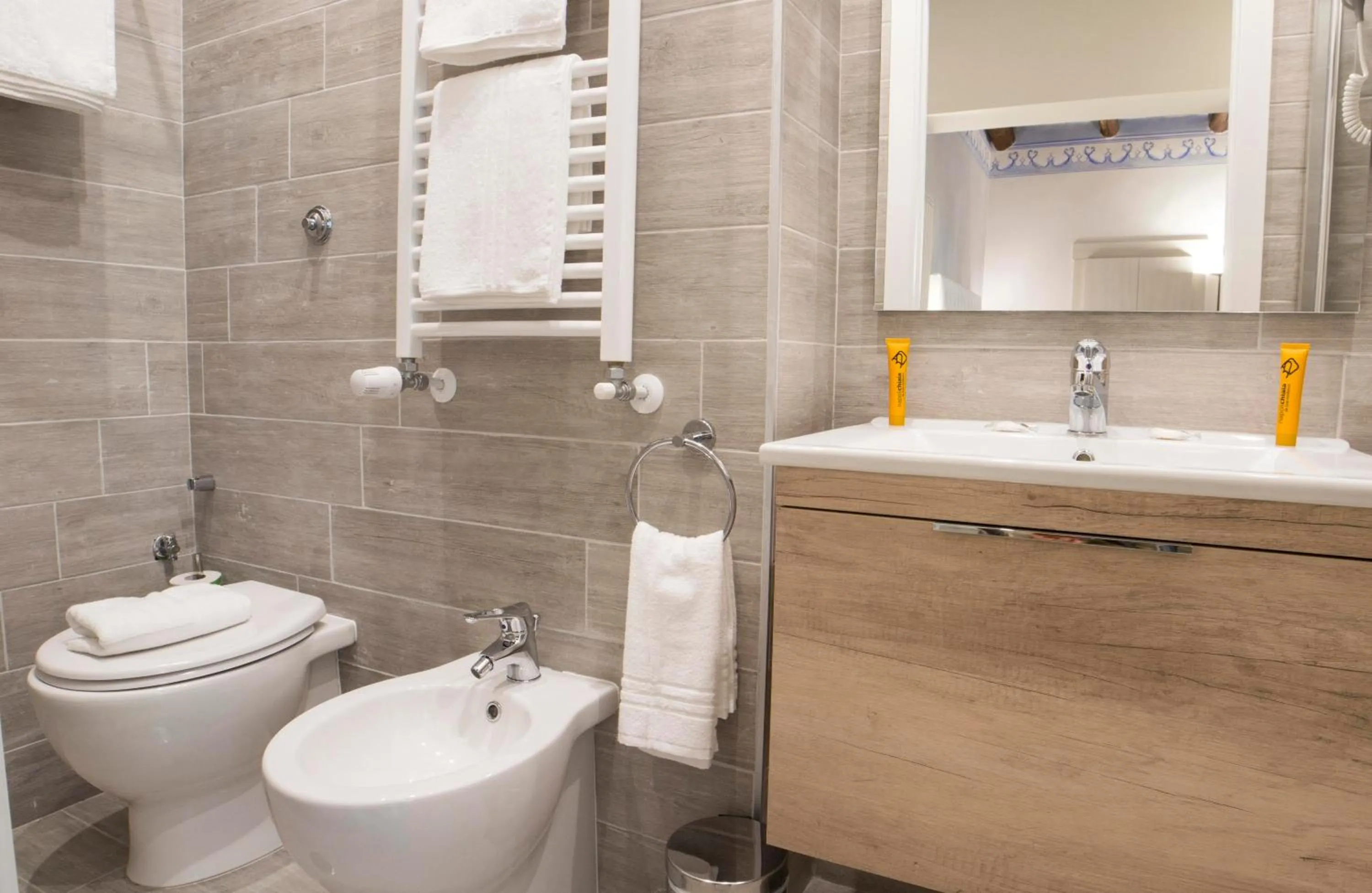 Shower in Morelli suite