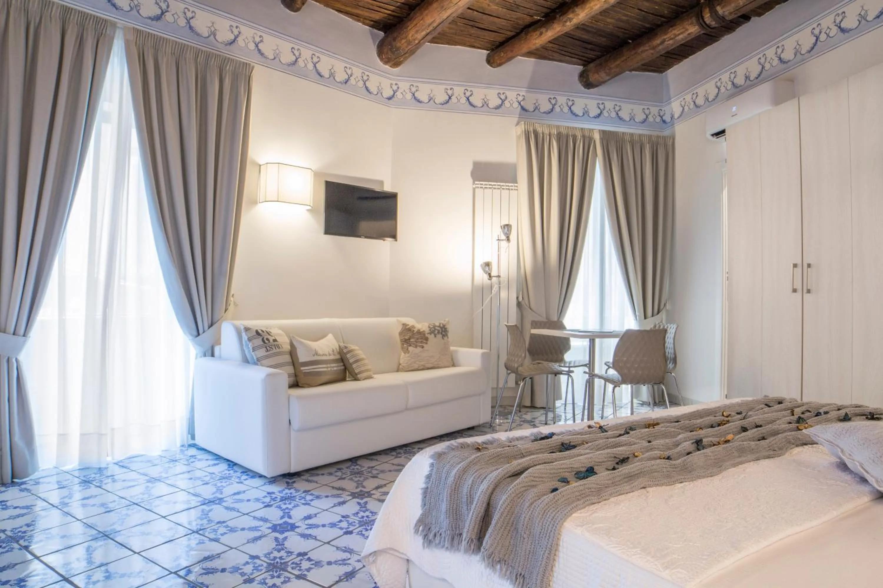 TV and multimedia, Bed in Morelli suite