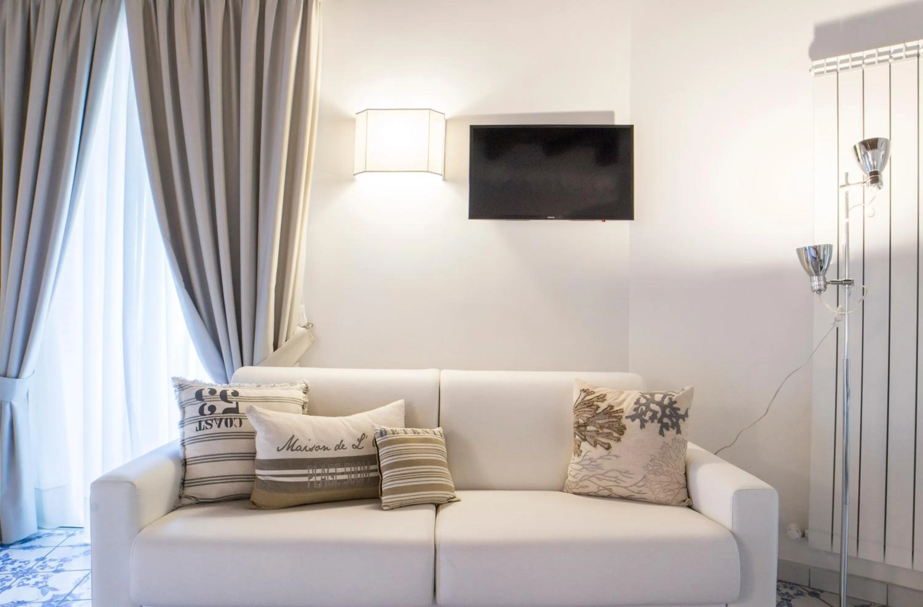 TV and multimedia in Morelli suite