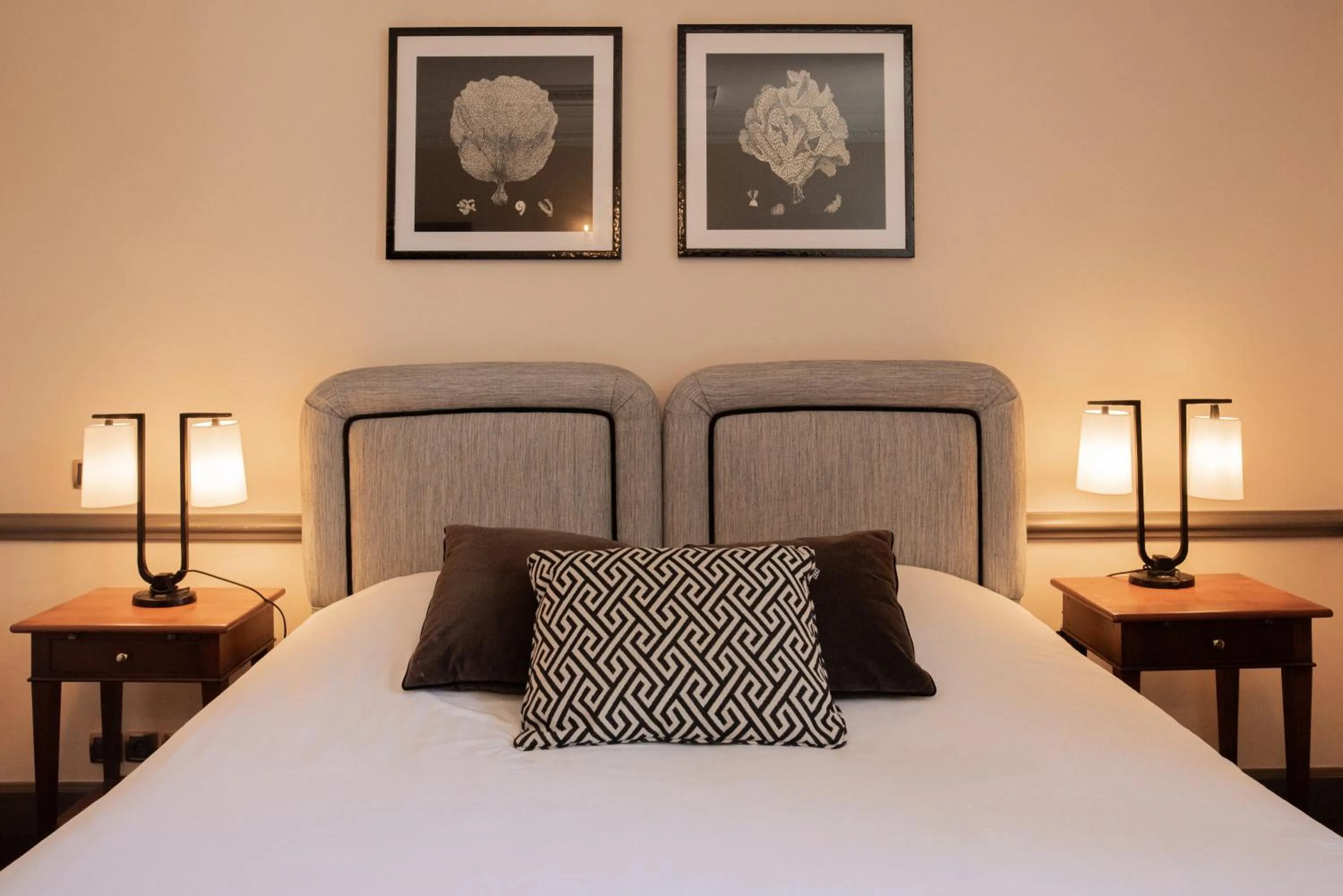 Bed in Château des Comtes de Challes