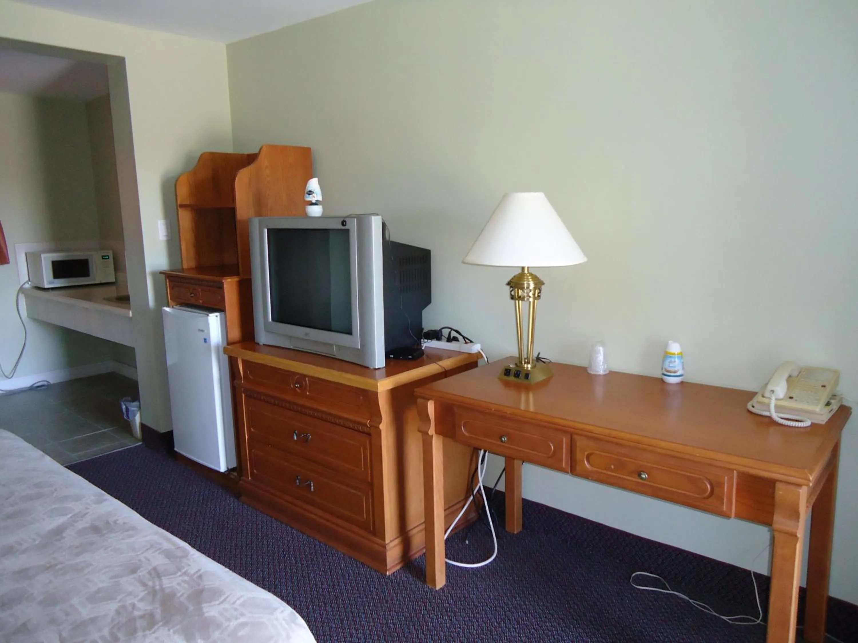 TV and multimedia, Bed in Westmount Motel