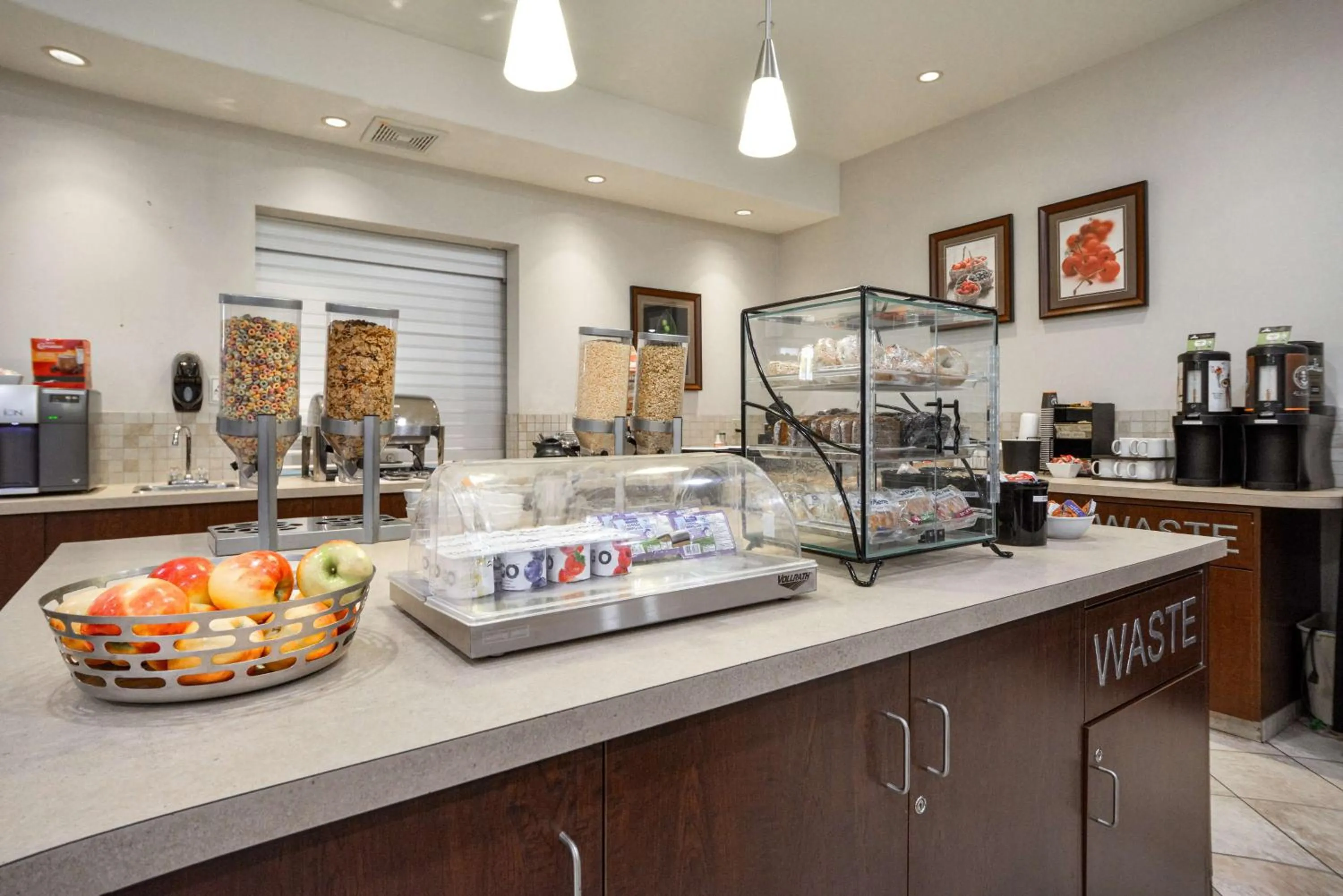 Breakfast in Coast Weyburn Hotel