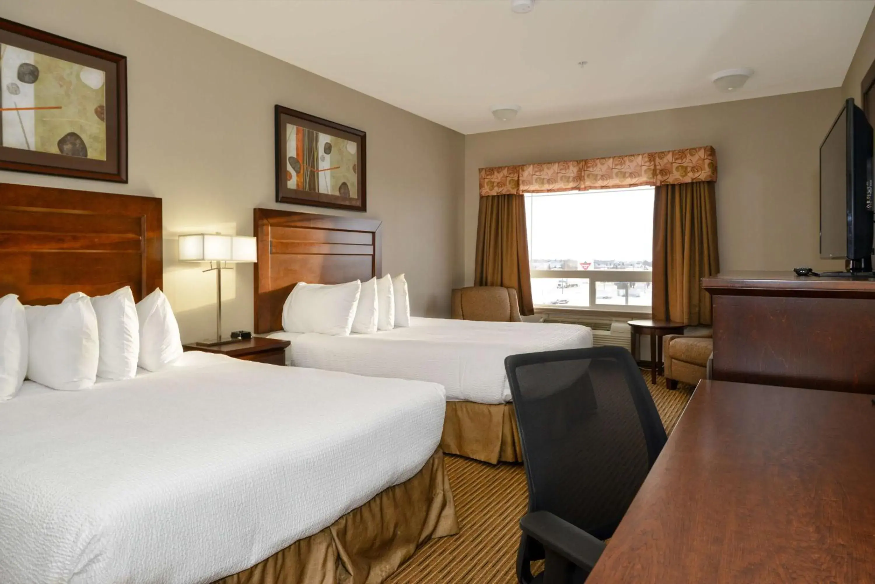Standard Queen Room with Two Queen Beds in Coast Weyburn Hotel Standard Queen Room with Two Queen Beds in Coast Weyburn Hotel
