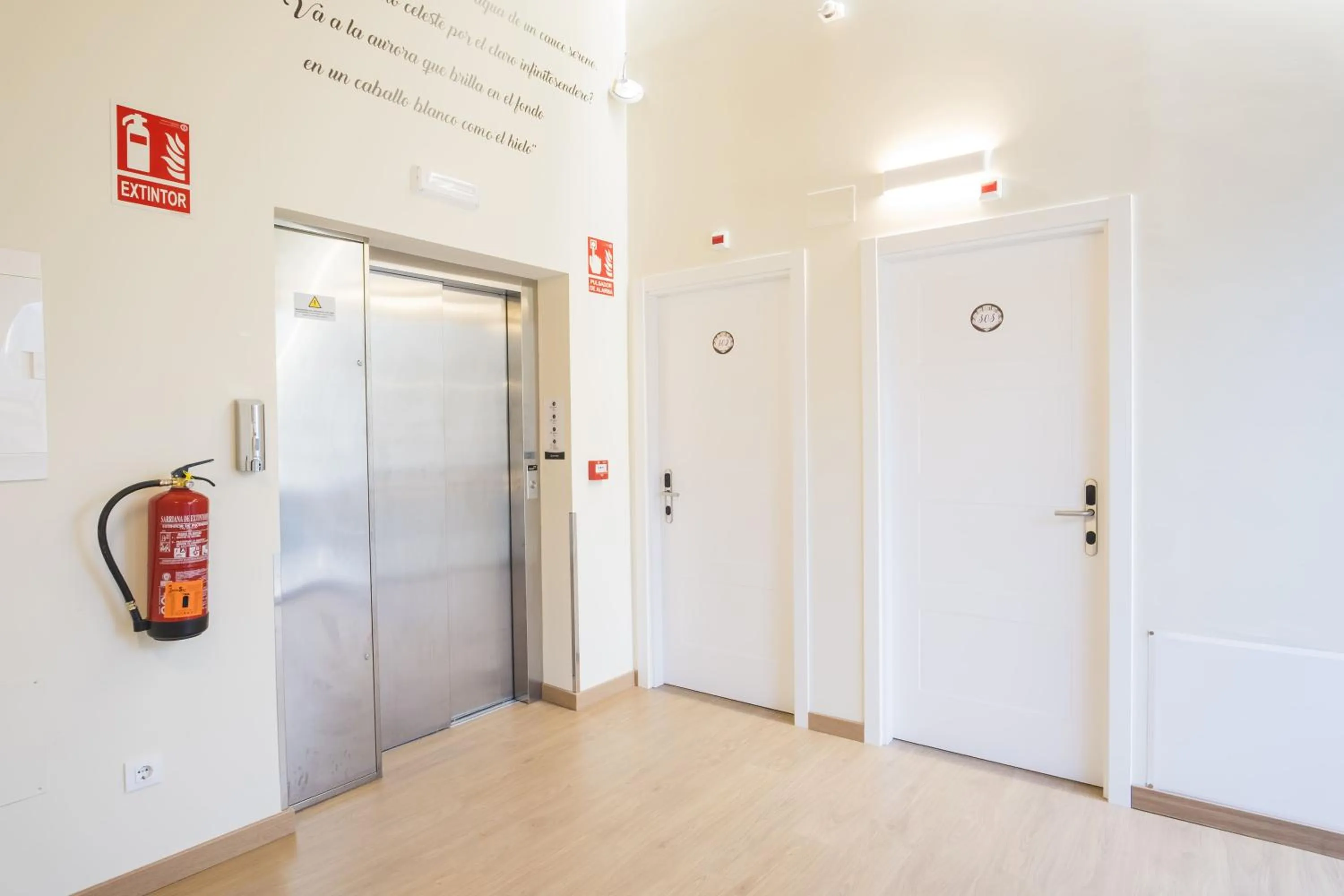 elevator in Hotel Alda Triacastela