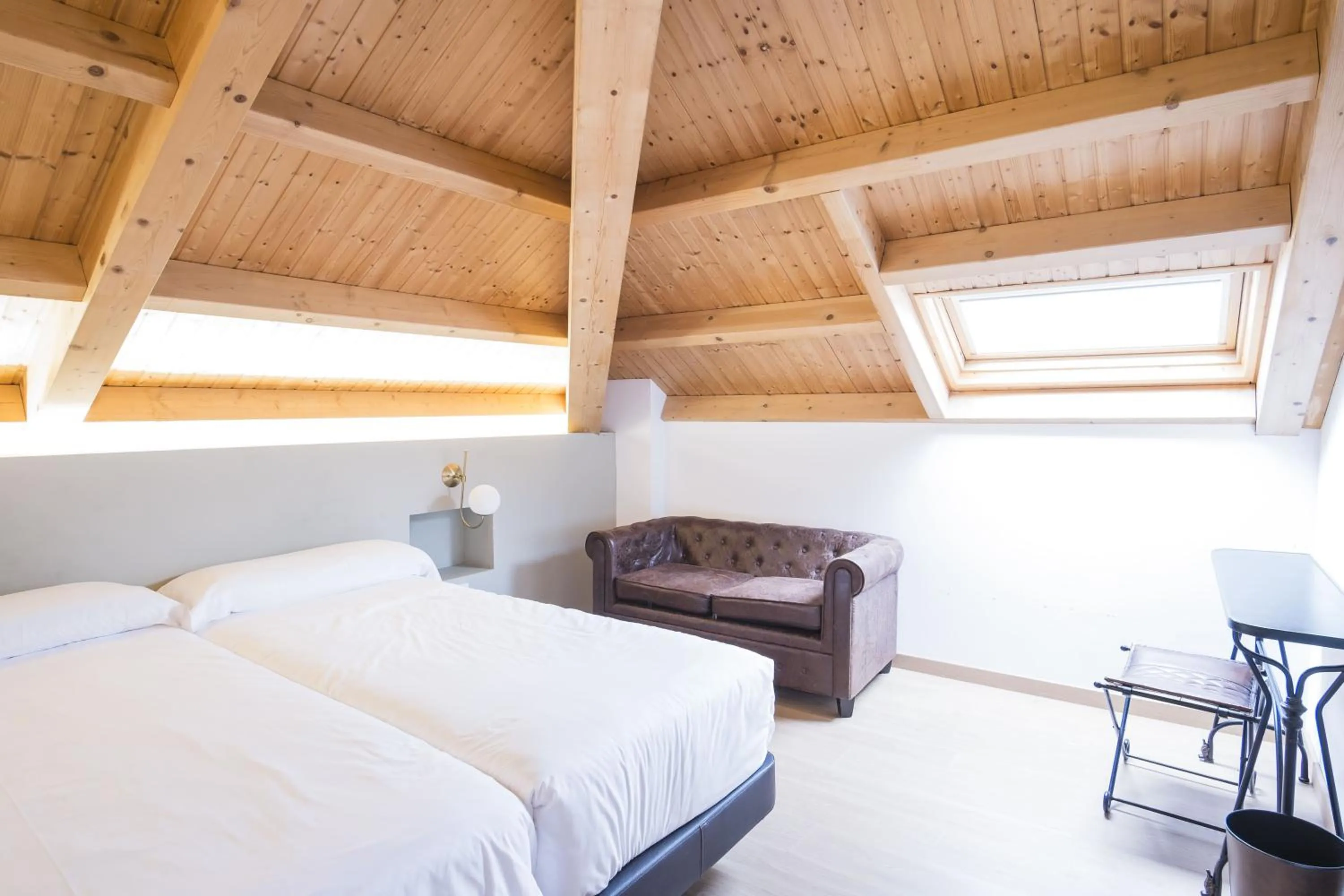 Photo of the whole room, Bed in Hotel Alda Triacastela