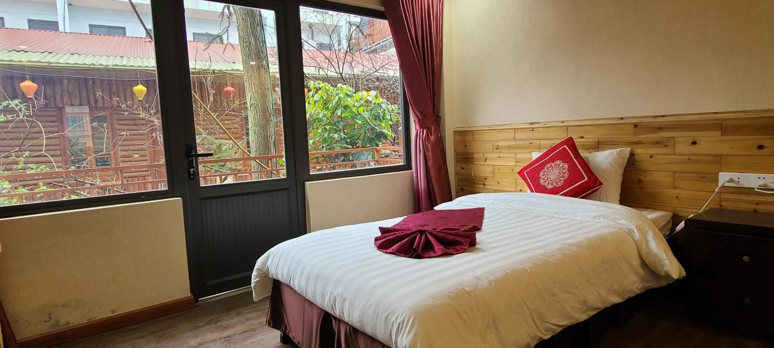 Bed in Dang Khoa Homestay