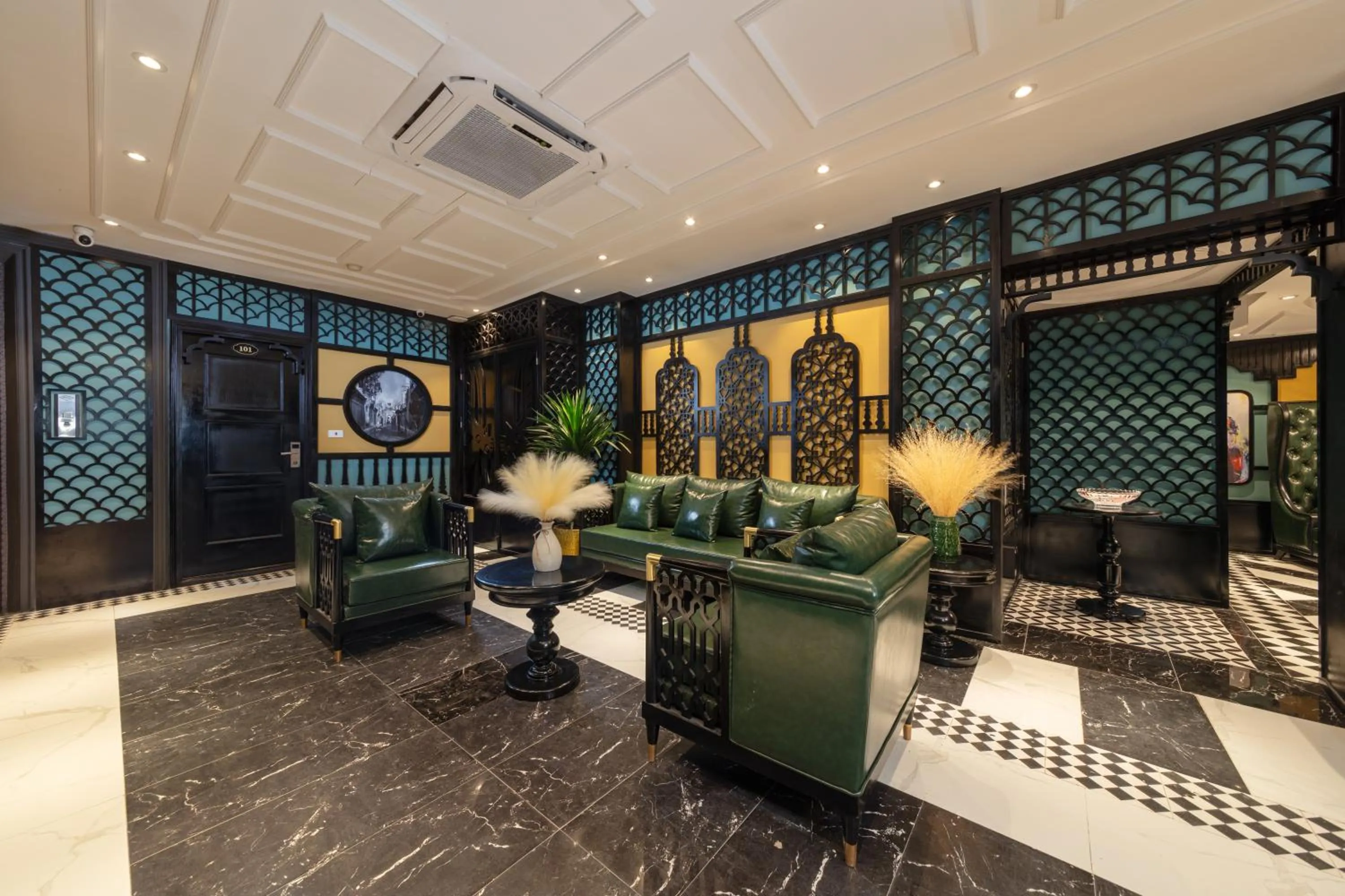 Seating area in Madelise Grand Hotel