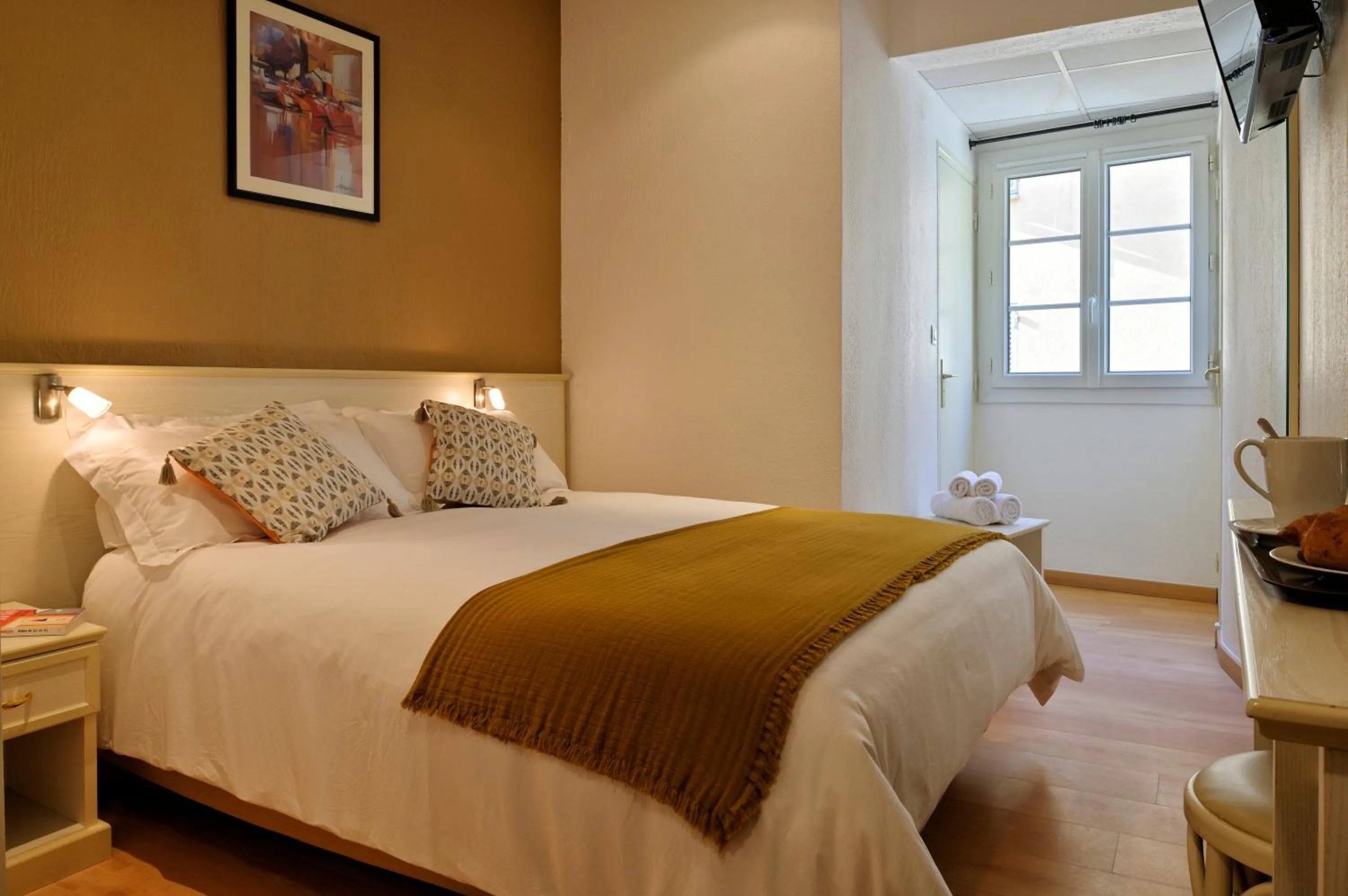 Photo of the whole room, Bed in Hôtel Du Golfe