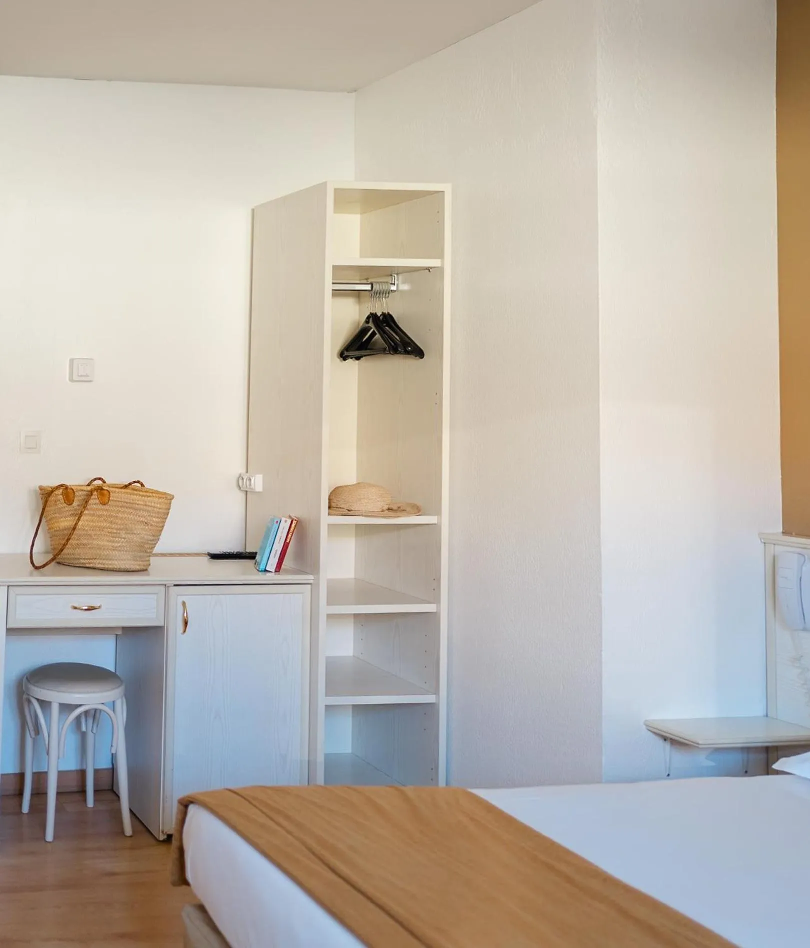 Bedroom, Bed in Hôtel Du Golfe